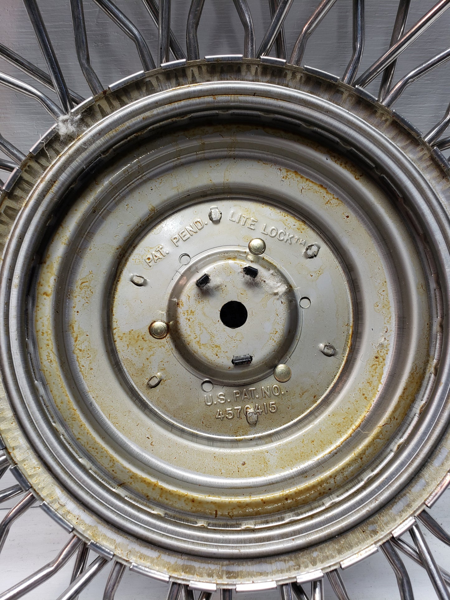 1986-88 Buick Riviera Hubcap 14in