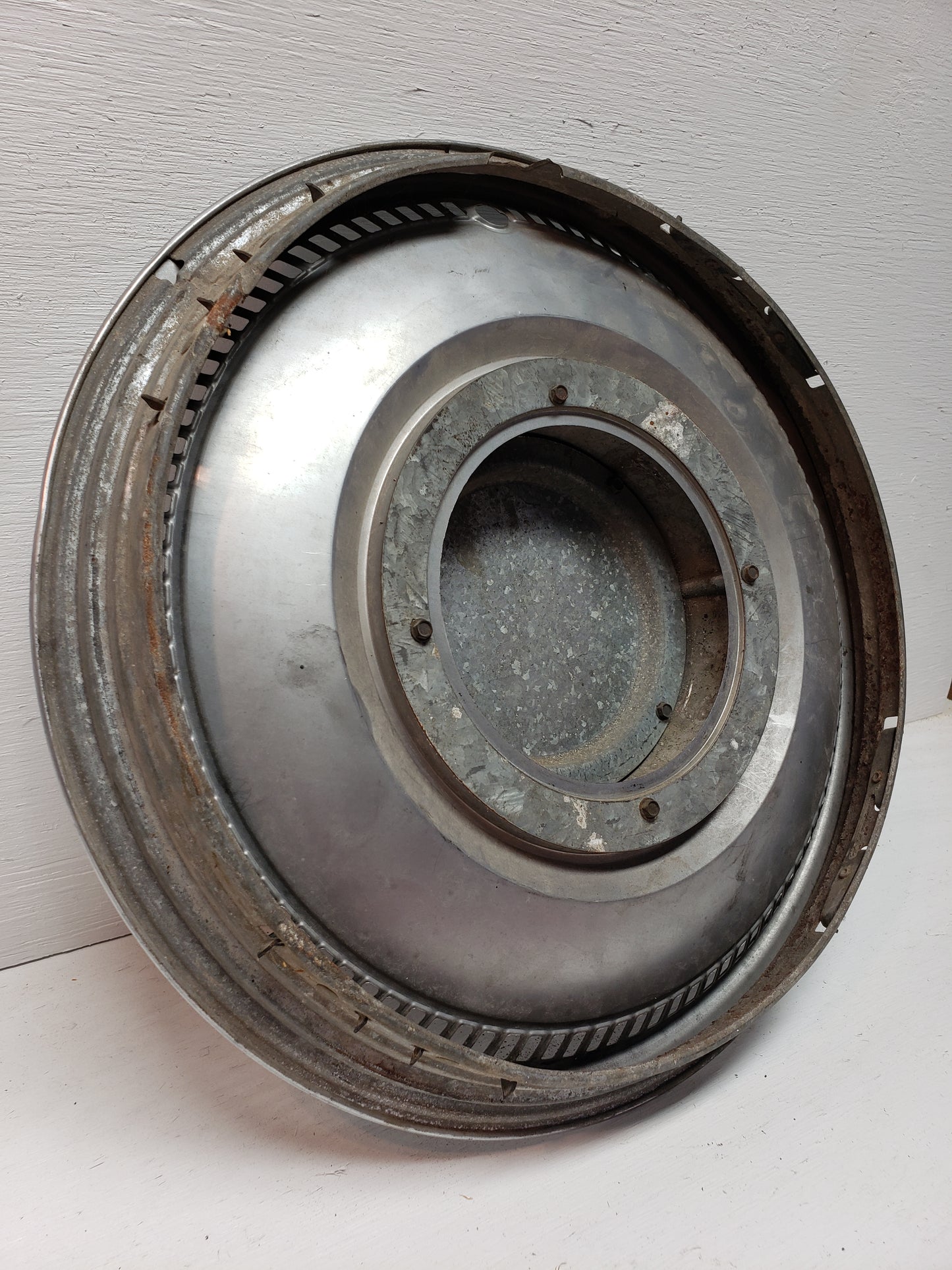 1968 Buick Electra 225 Hubcap 15in