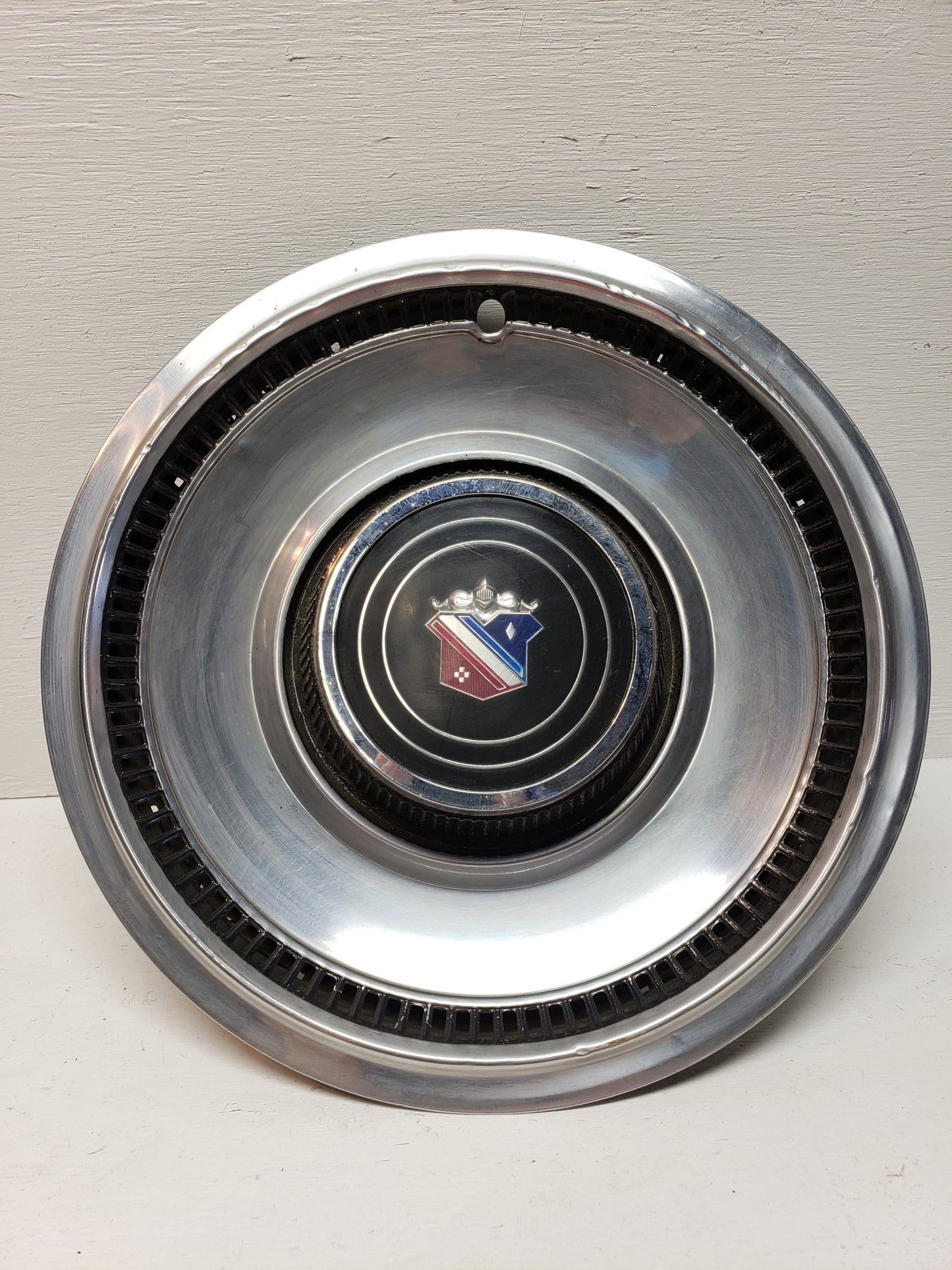 1968 Buick Electra 225 Hubcap 15in