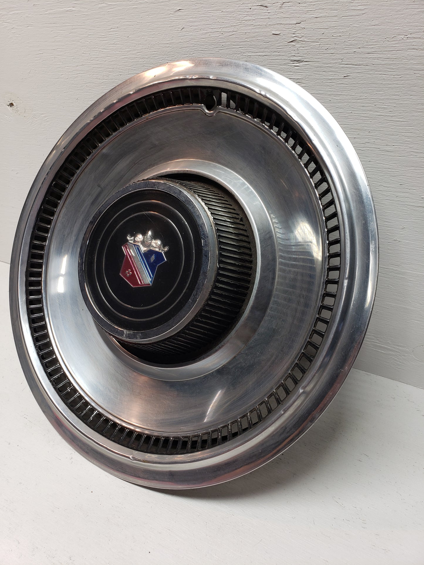 1968 Buick Electra 225 Hubcap 15in