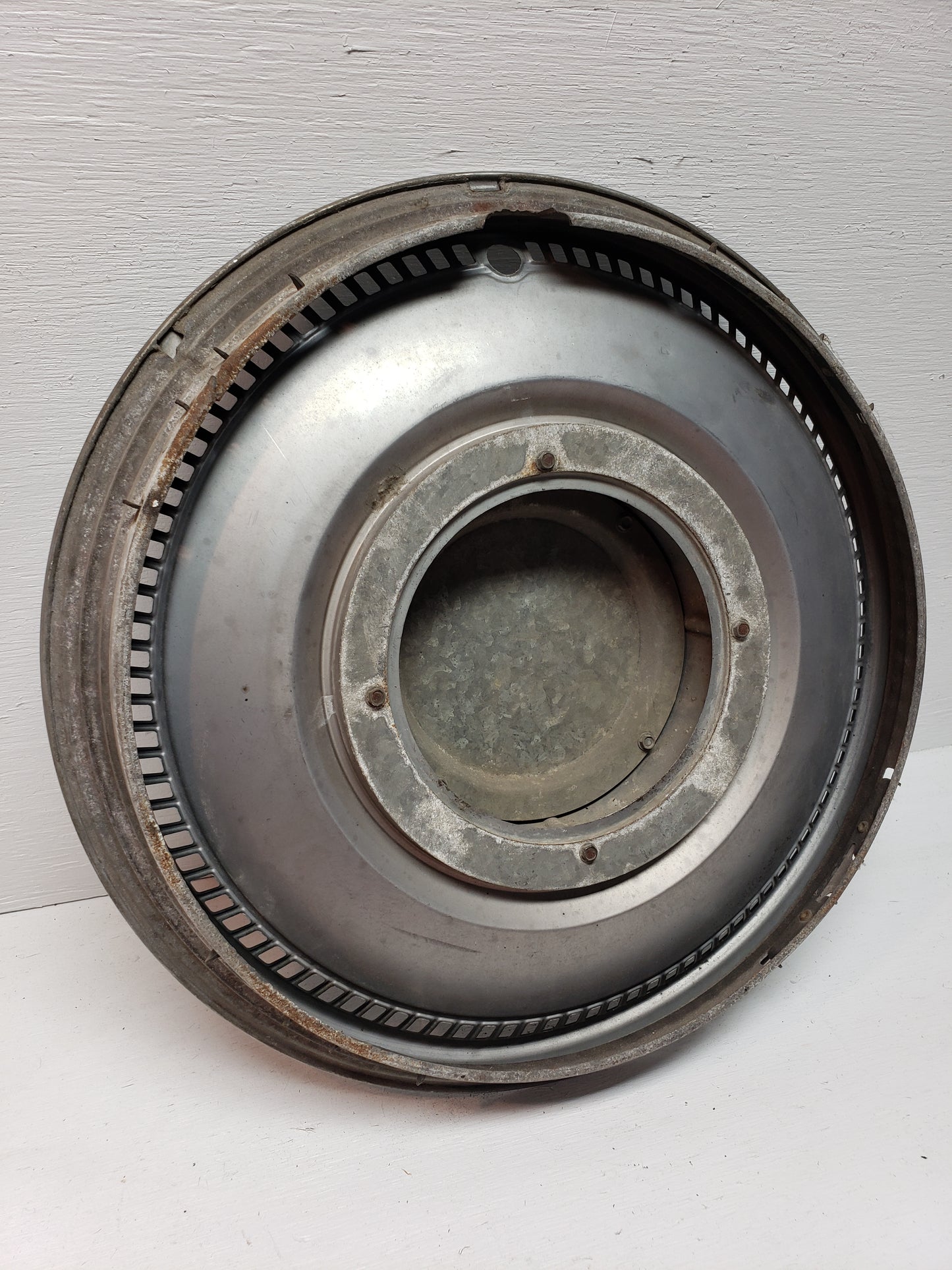 1968 Buick Electra 225 Hubcap 15in