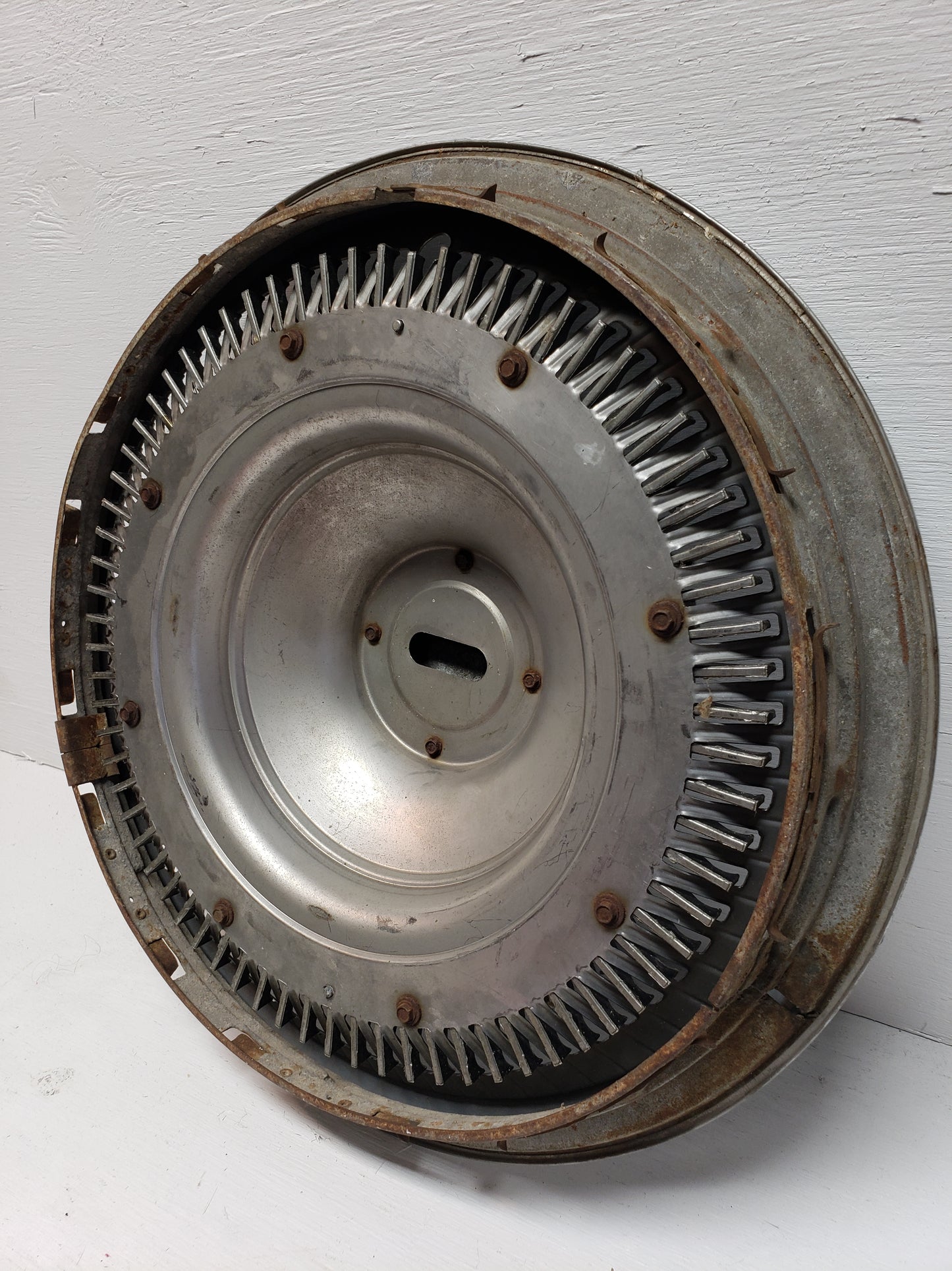 1963-64 Buick Riviera Turbine Style Hubcap