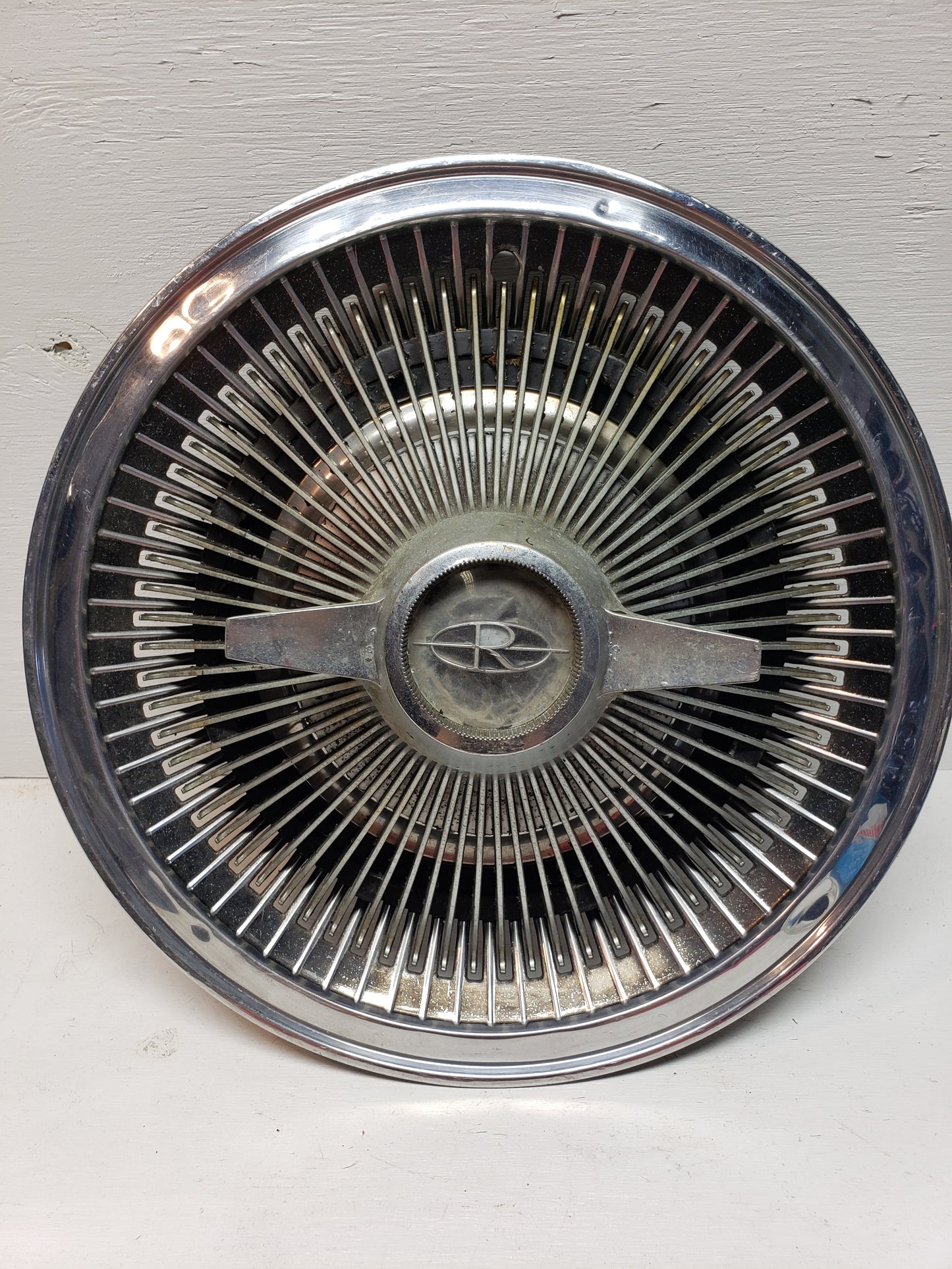 1963-64 Buick Riviera Turbine Style Hubcap