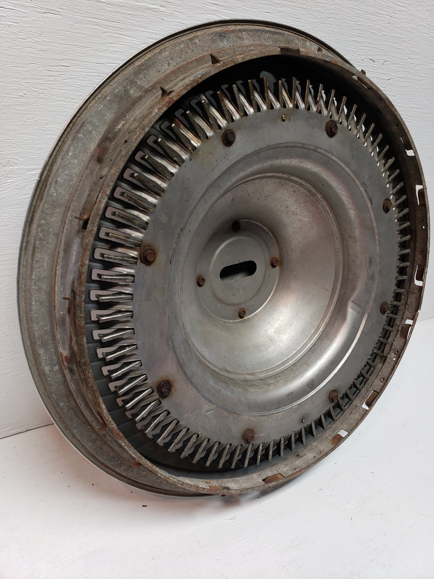 1963-64 Buick Riviera Turbine Style Hubcap