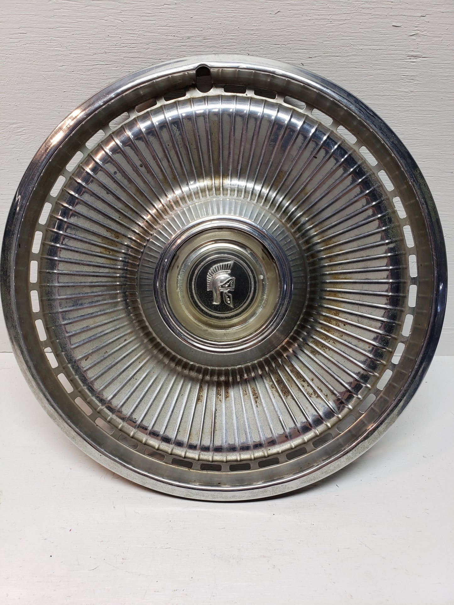 1971-73 Buick Centurion Hubcap