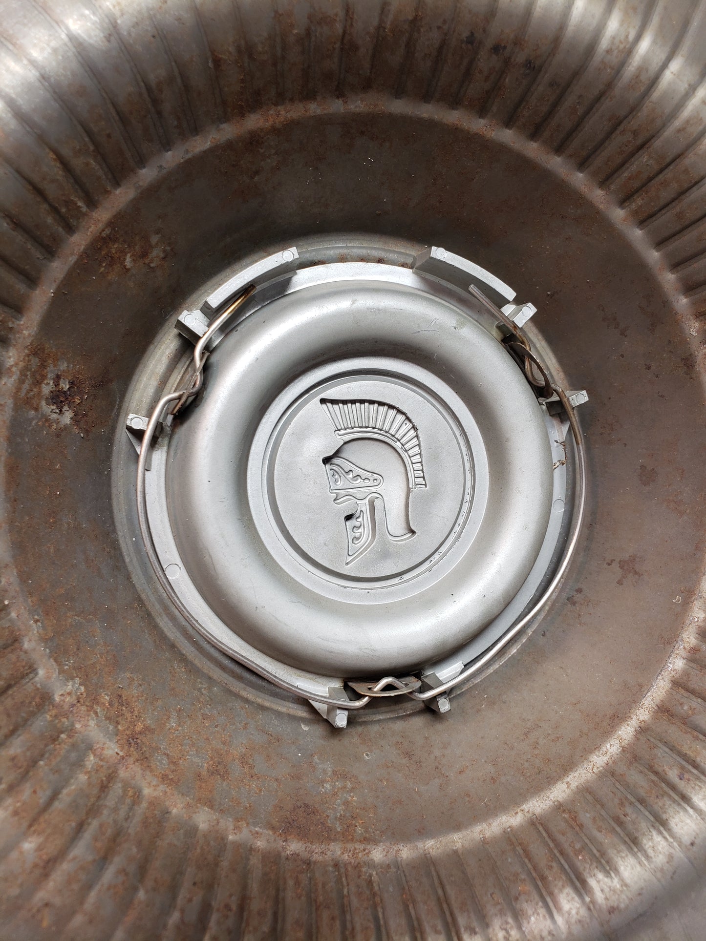 1971-73 Buick Centurion Hubcap