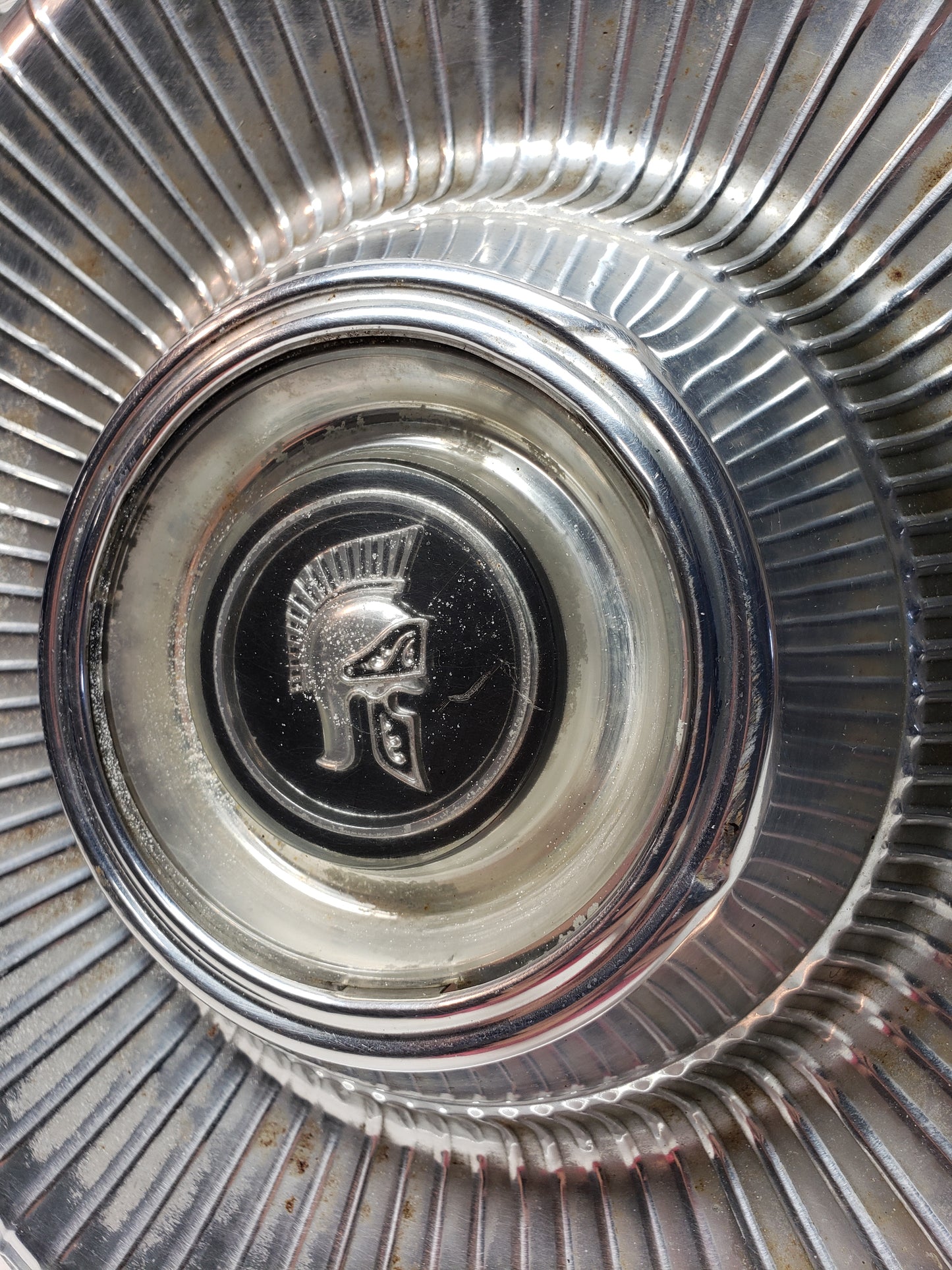 1971-73 Buick Centurion Hubcap