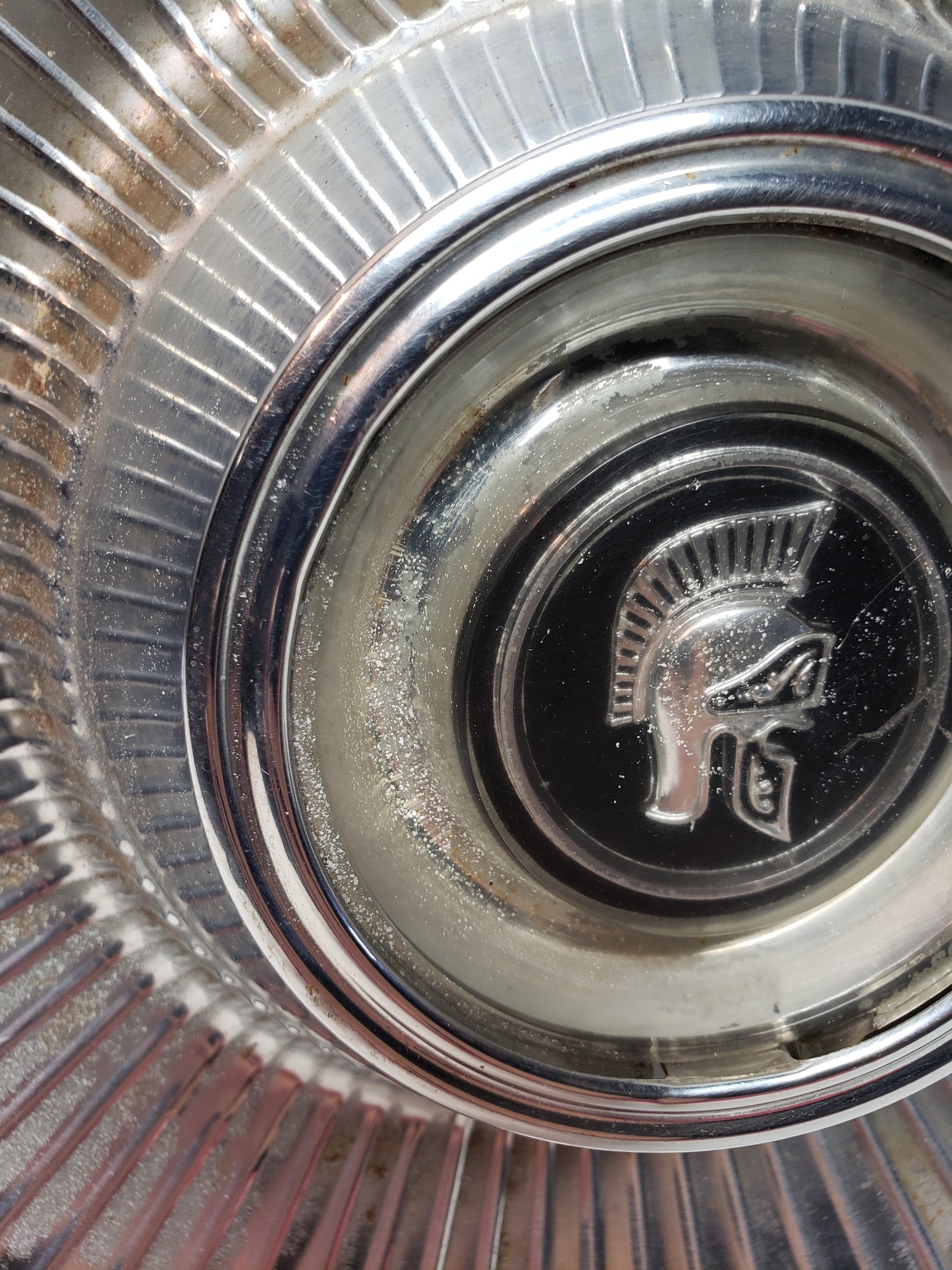 1971-73 Buick Centurion Hubcap