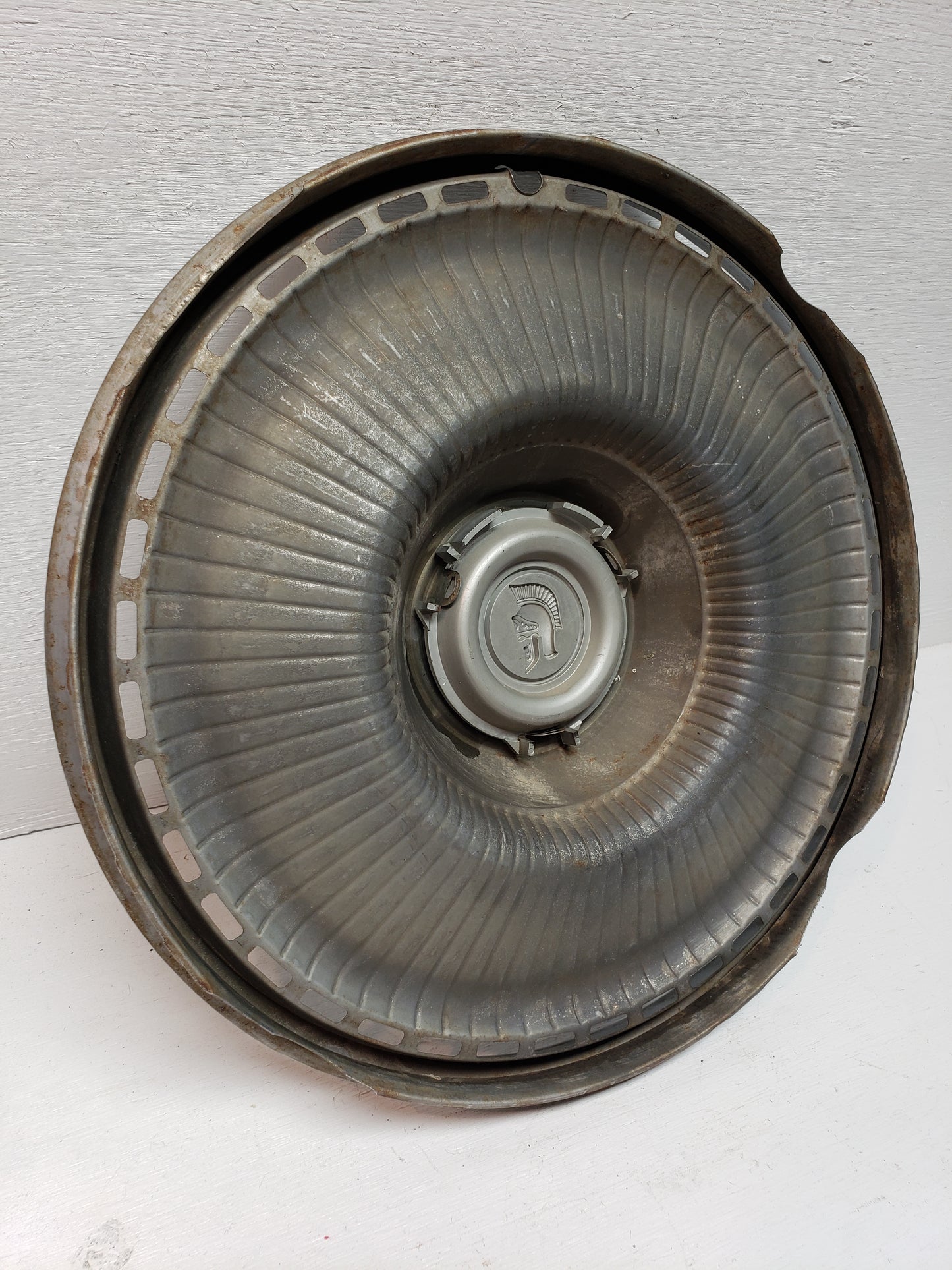 1971-73 Buick Centurion Hubcap