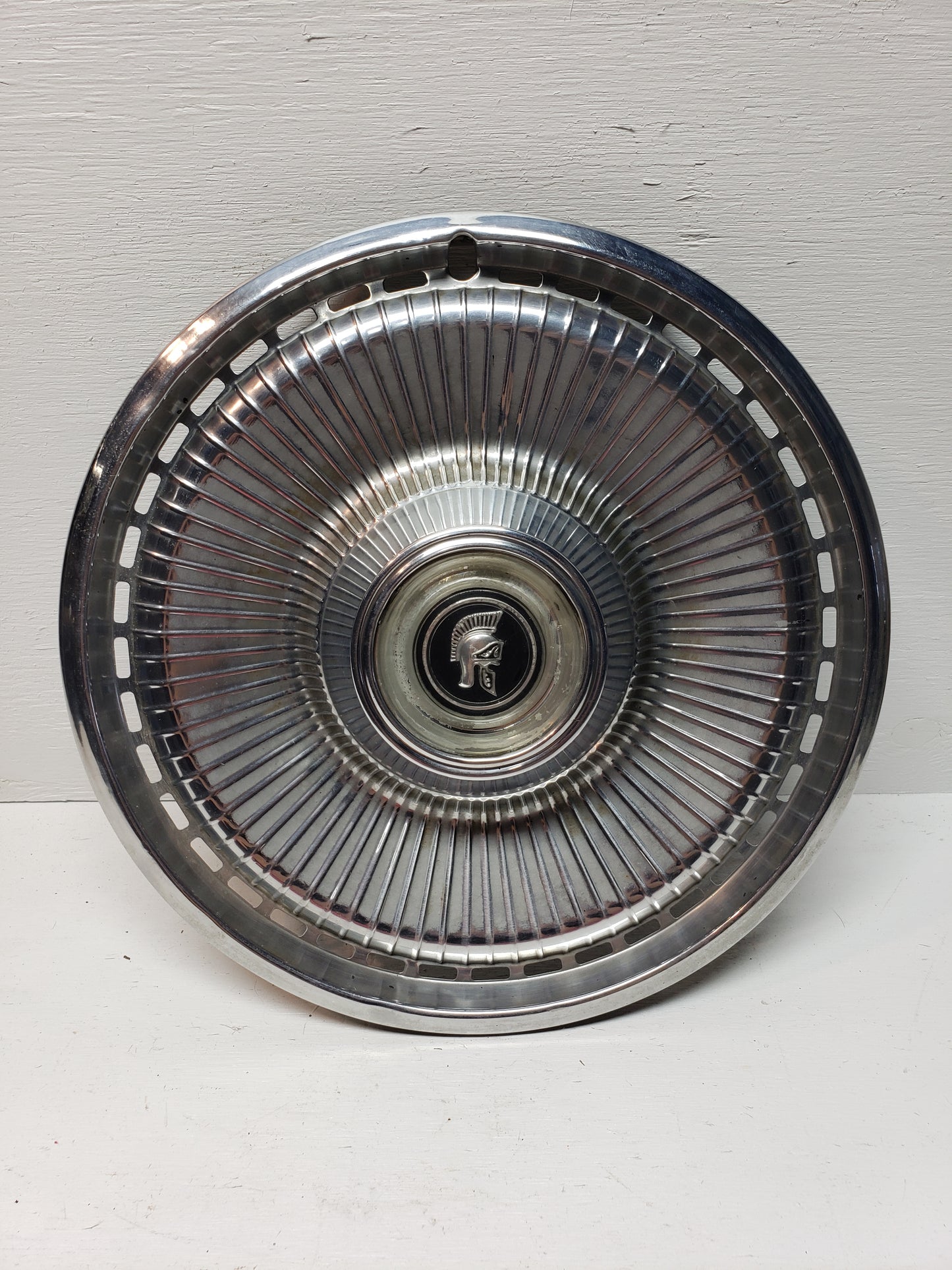 1971-73 Buick Centurion Hubcap