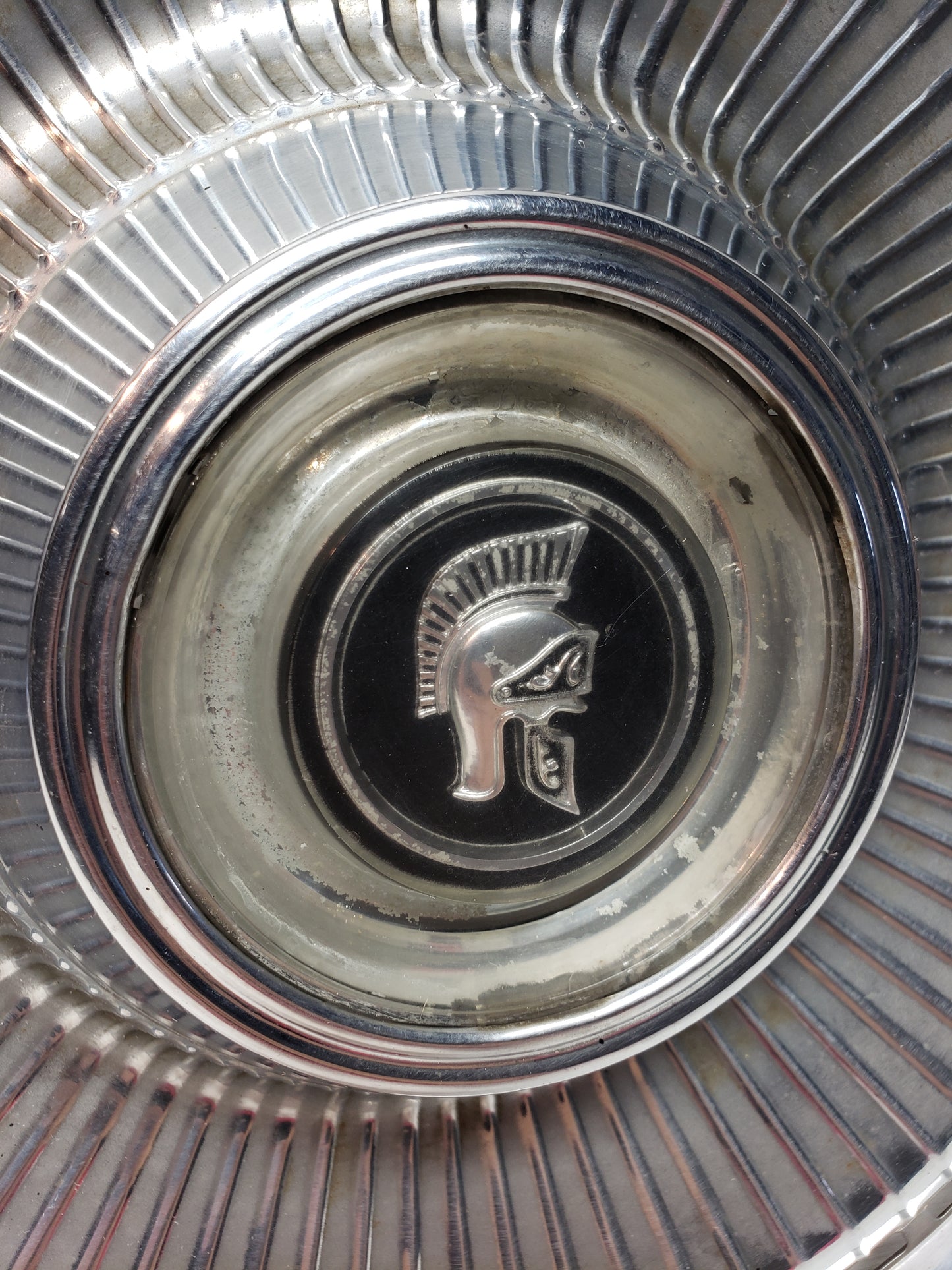 1971-73 Buick Centurion Hubcap