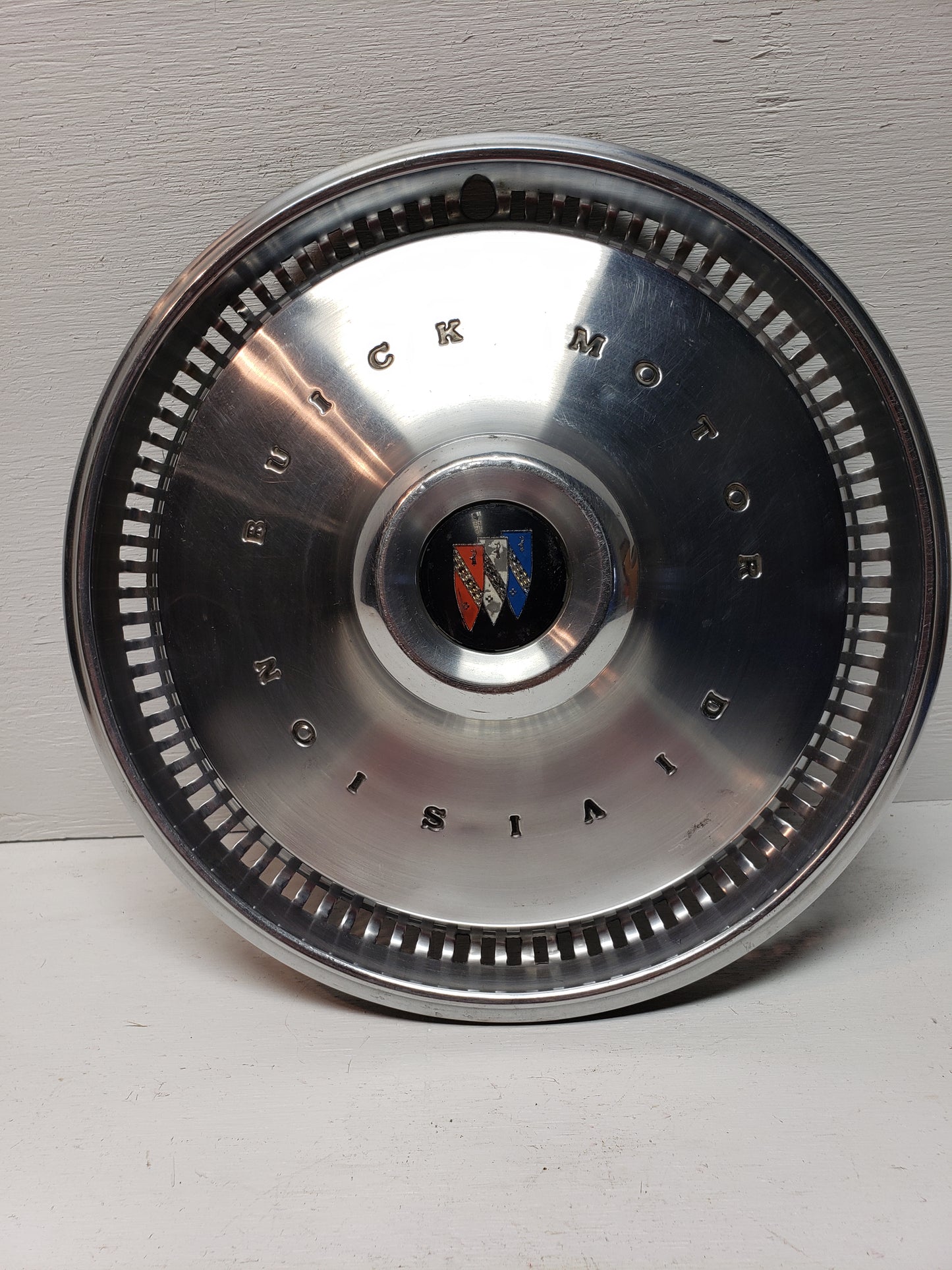 1970-72 Buick Skylark Hubcap 14in