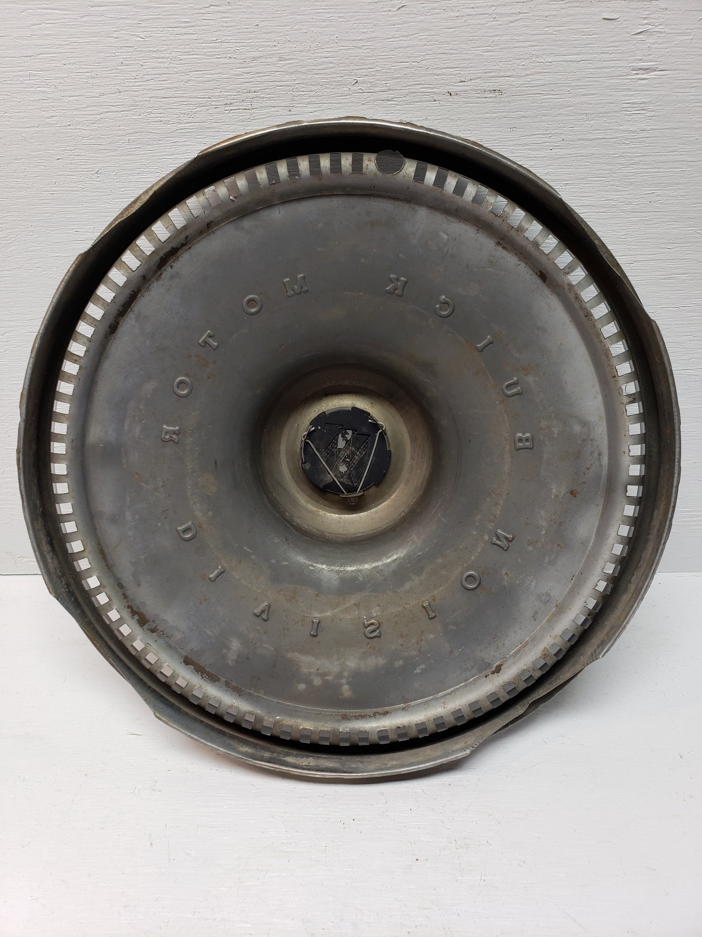 1970-72 Buick Skylark Hubcap 14in