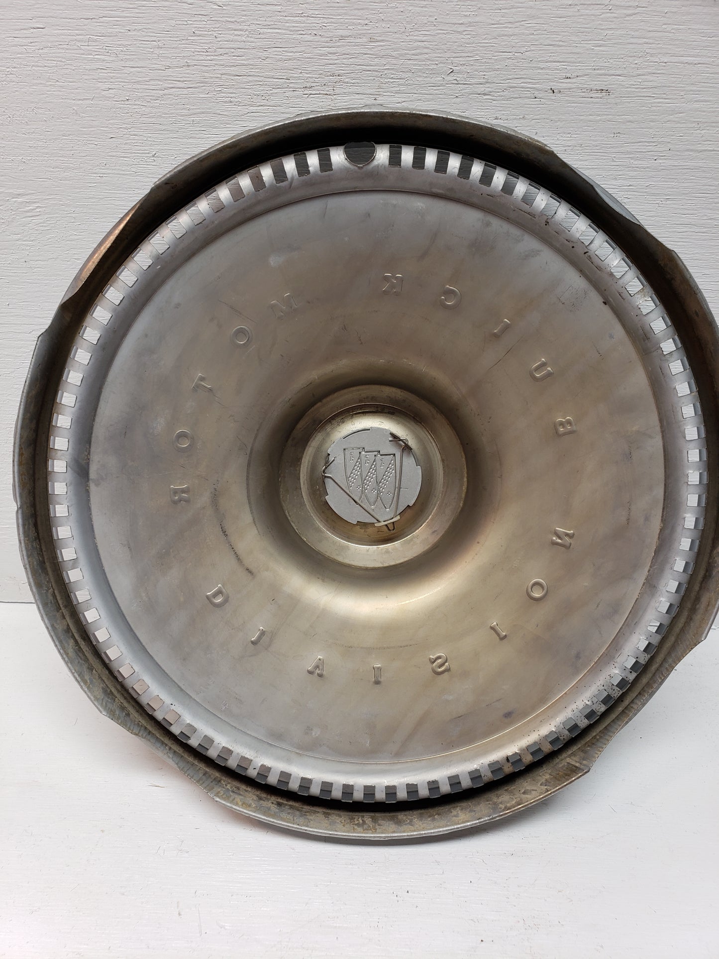 1970-72 Buick Skylark Hubcap 14in