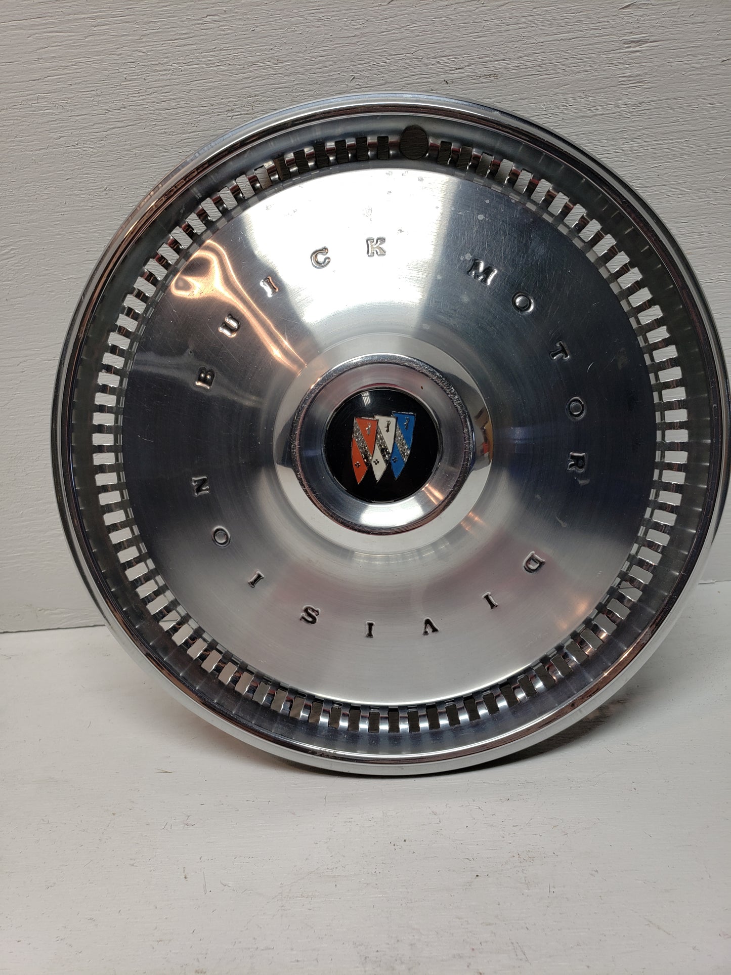 1970-72 Buick Skylark Hubcap 14in