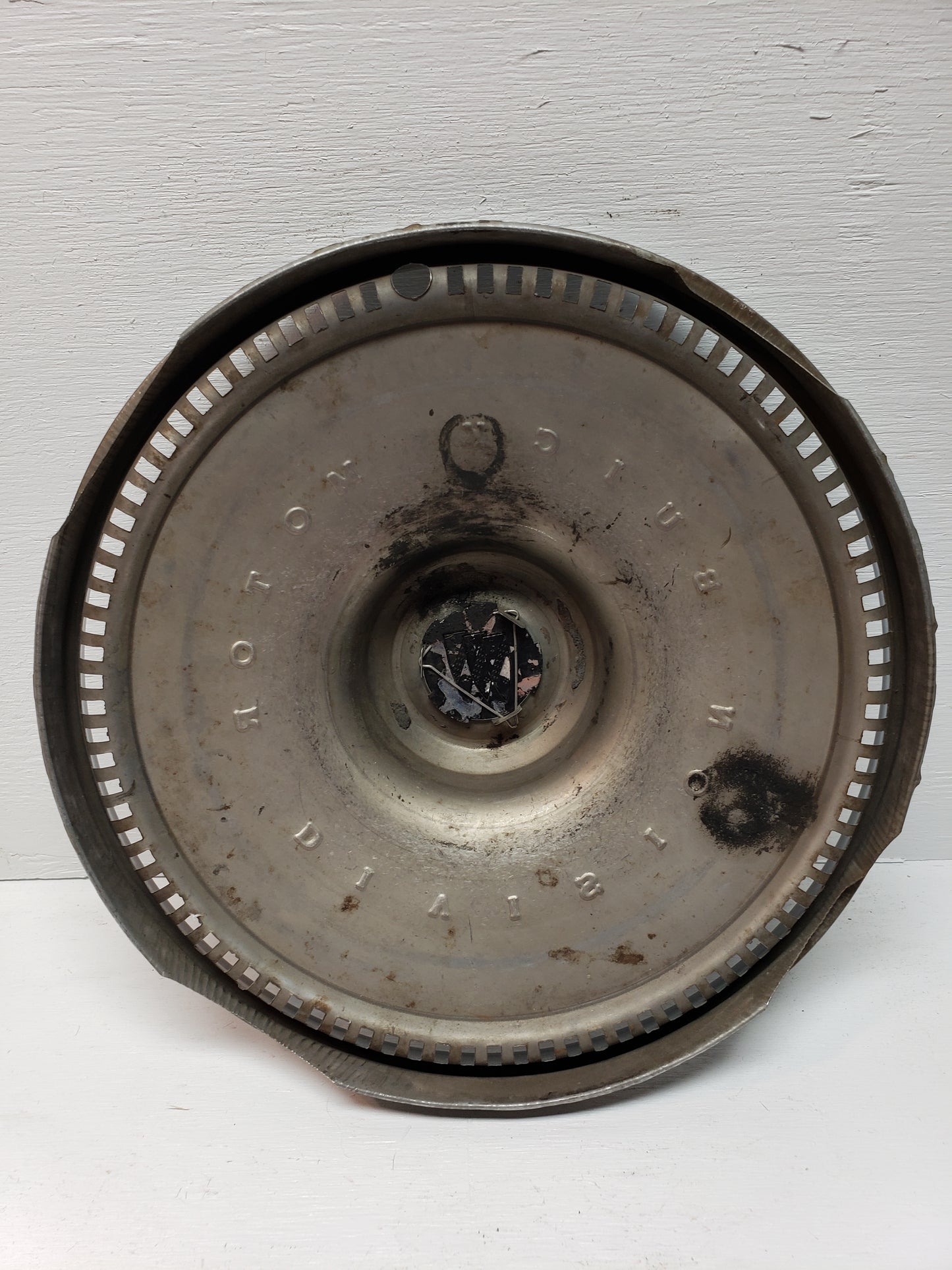 1970-72 Buick Skylark Hubcap 14in