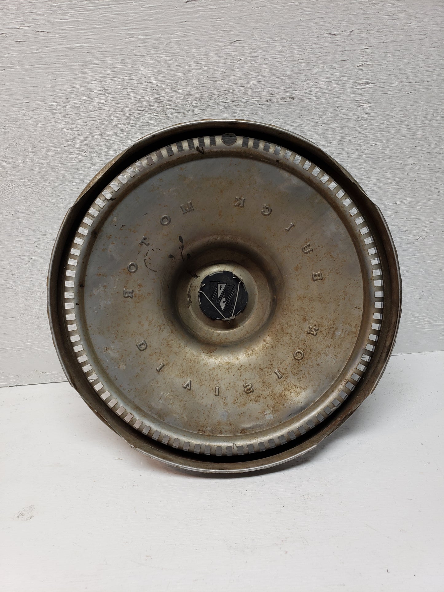 1970-72 Buick Skylark Hubcap 14in