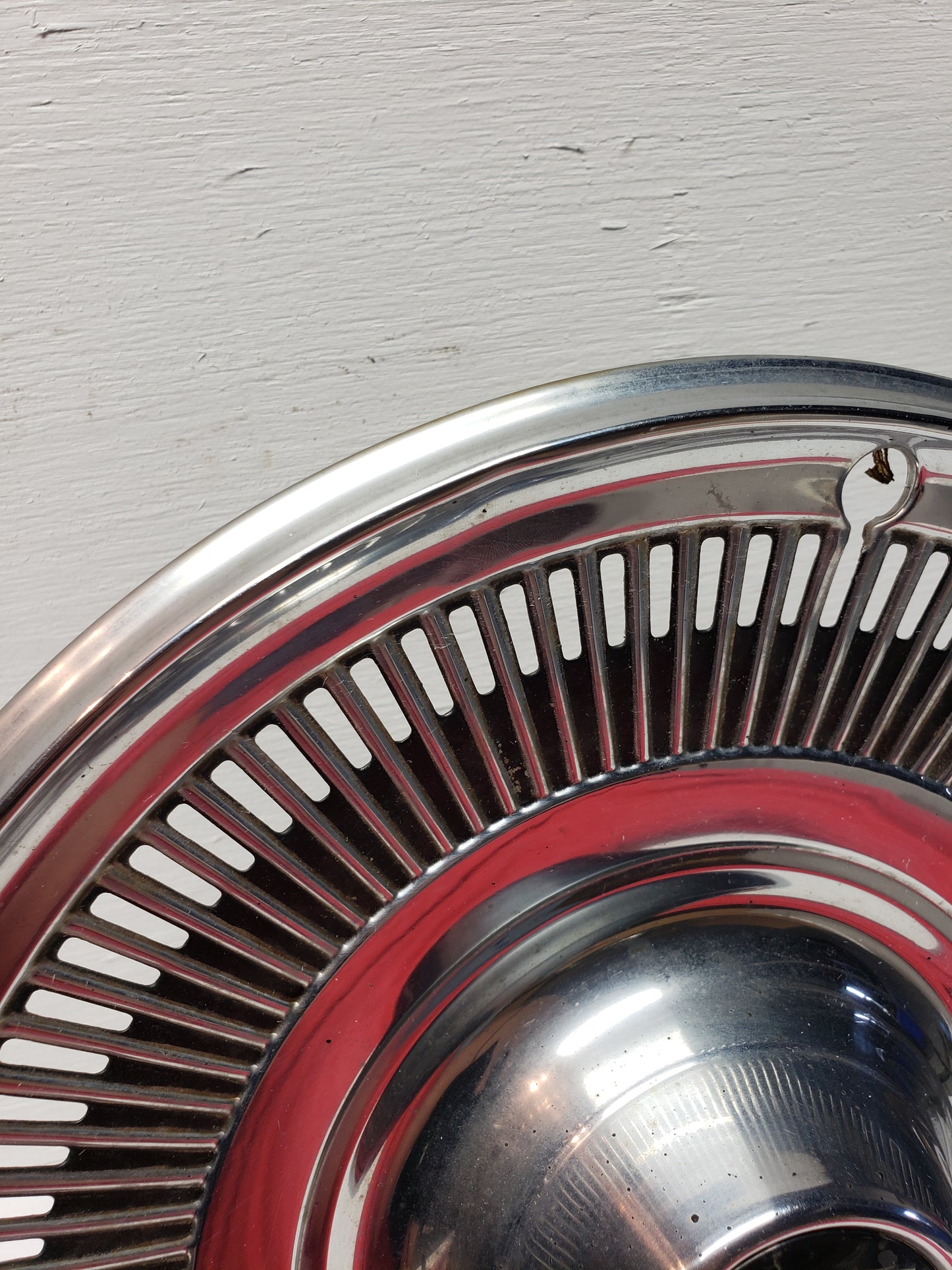 1970 Buick LeSabre Hubcap 15in