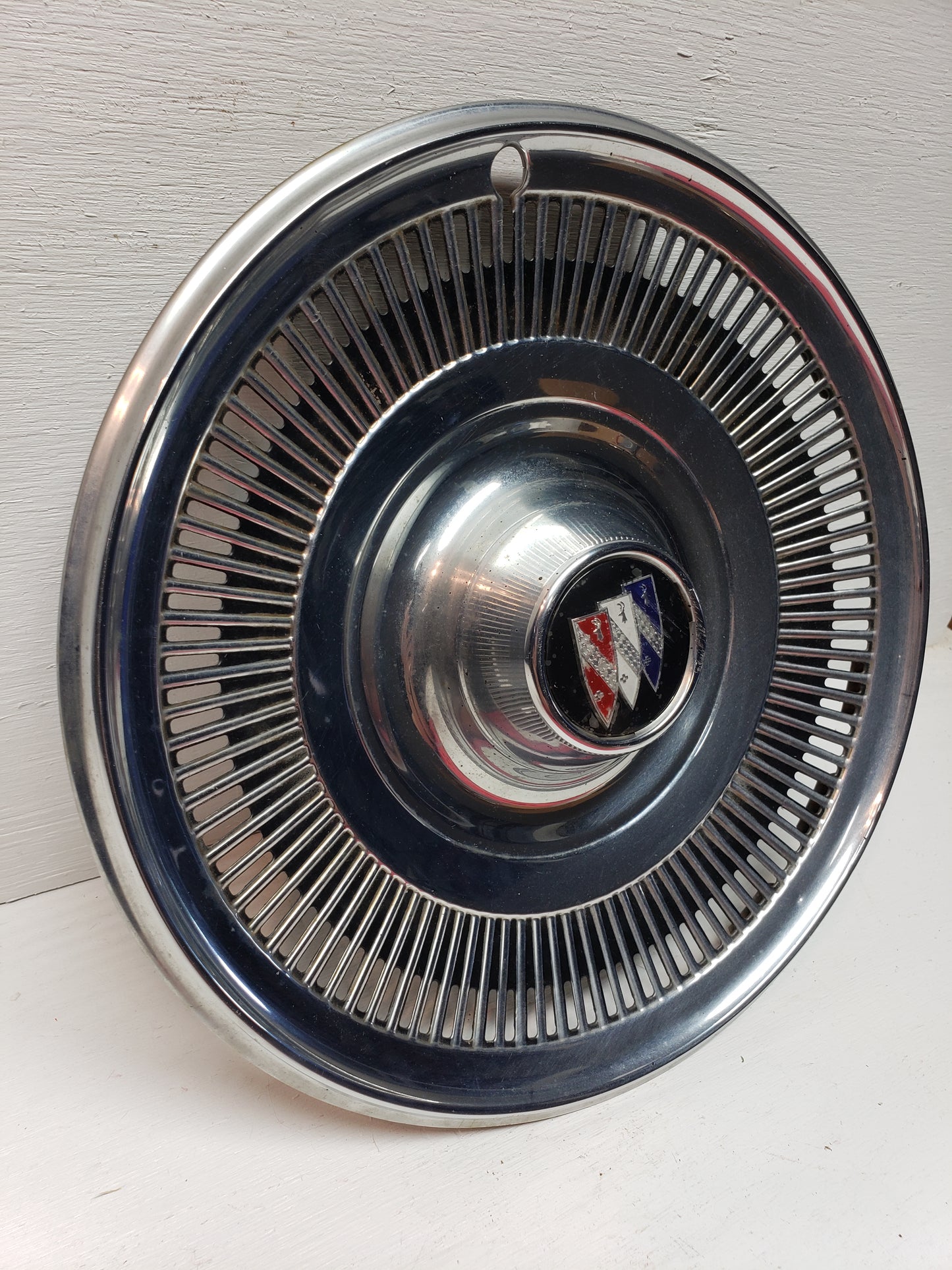 1970 Buick LeSabre Hubcap 15in