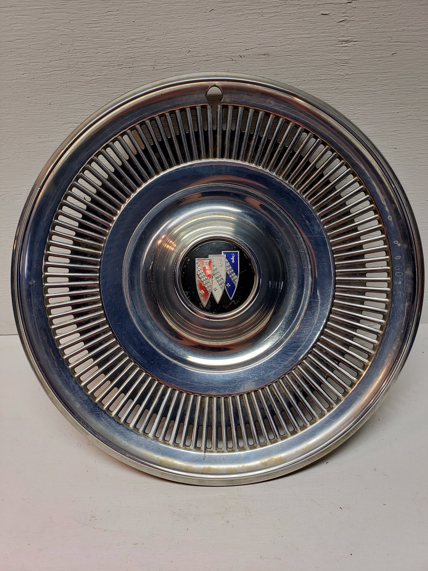 1970 Buick LeSabre Hubcap 15in