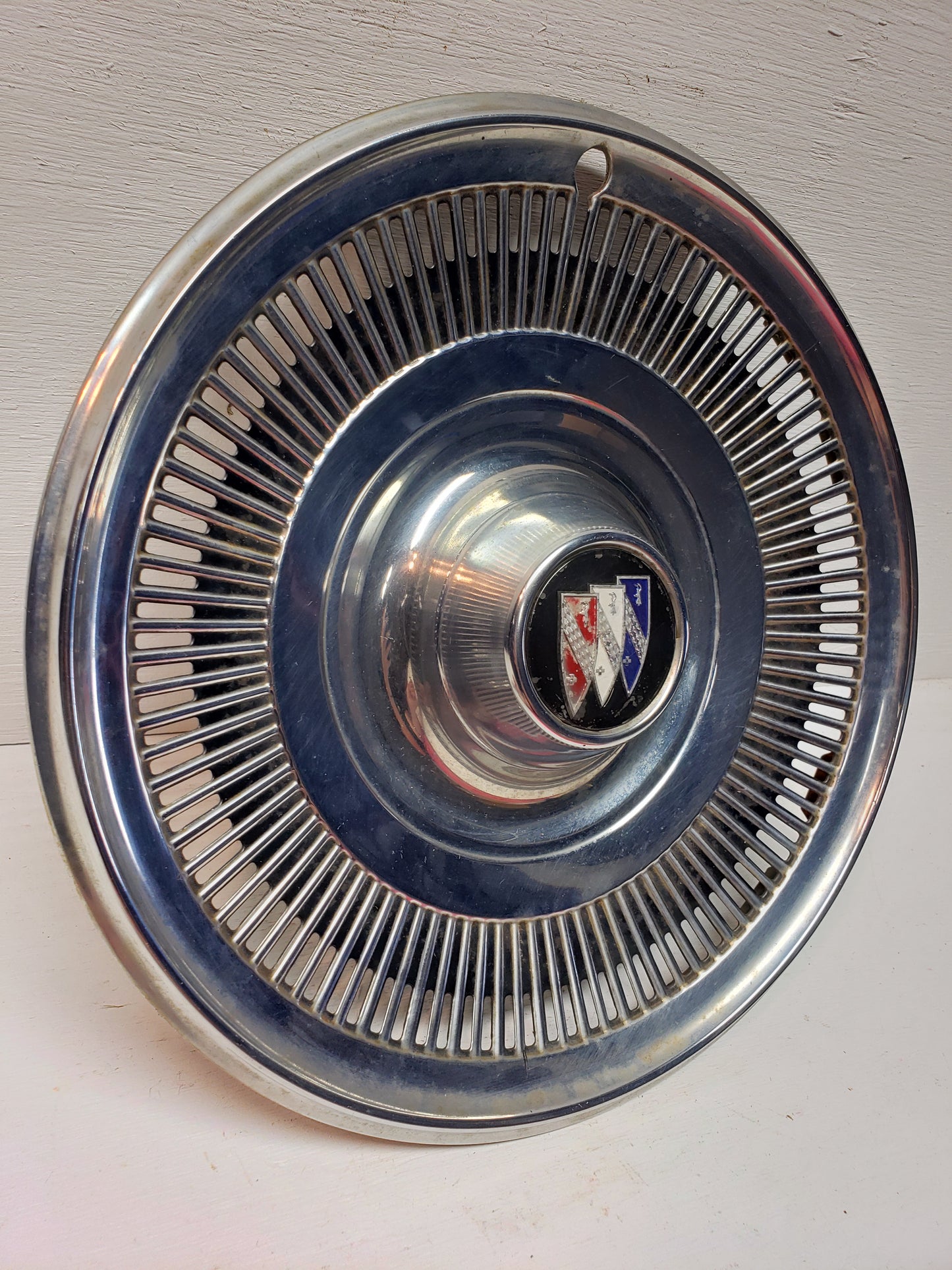 1970 Buick LeSabre Hubcap 15in