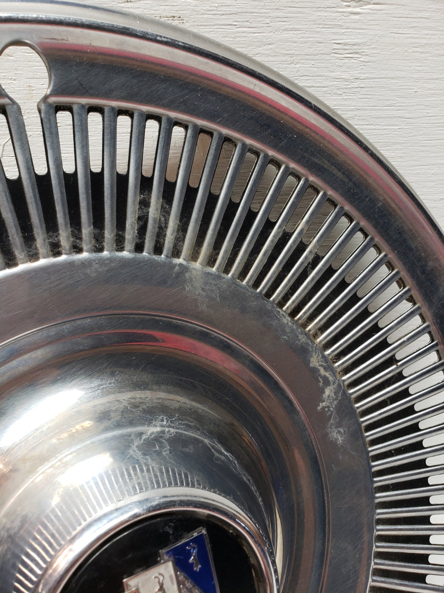 1970 Buick LeSabre Hubcap 15in