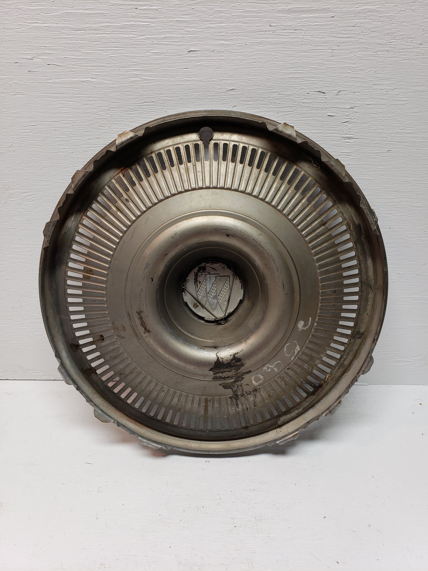 1970 Buick LeSabre Hubcap 15in