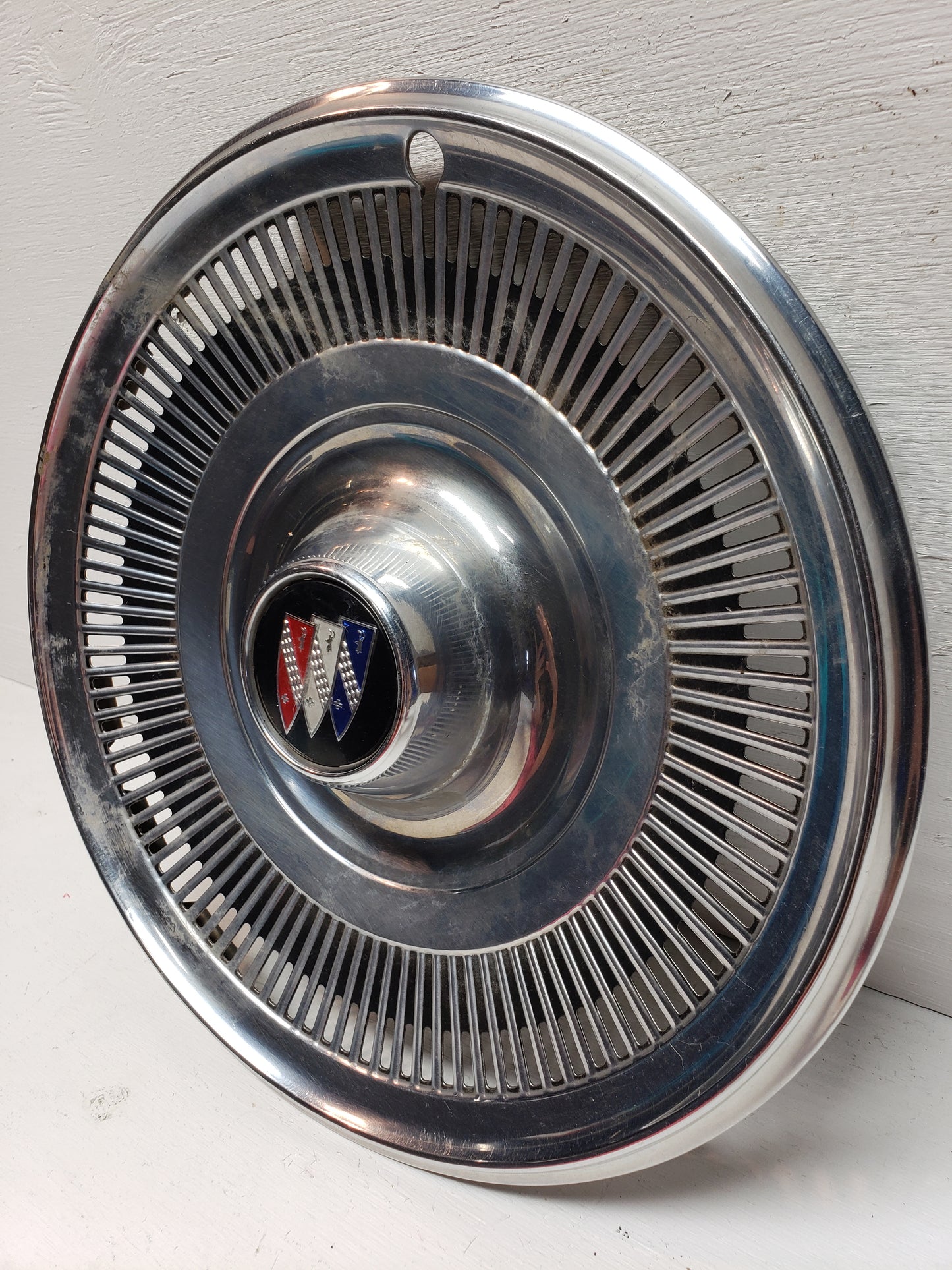 1970 Buick LeSabre Hubcap 15in