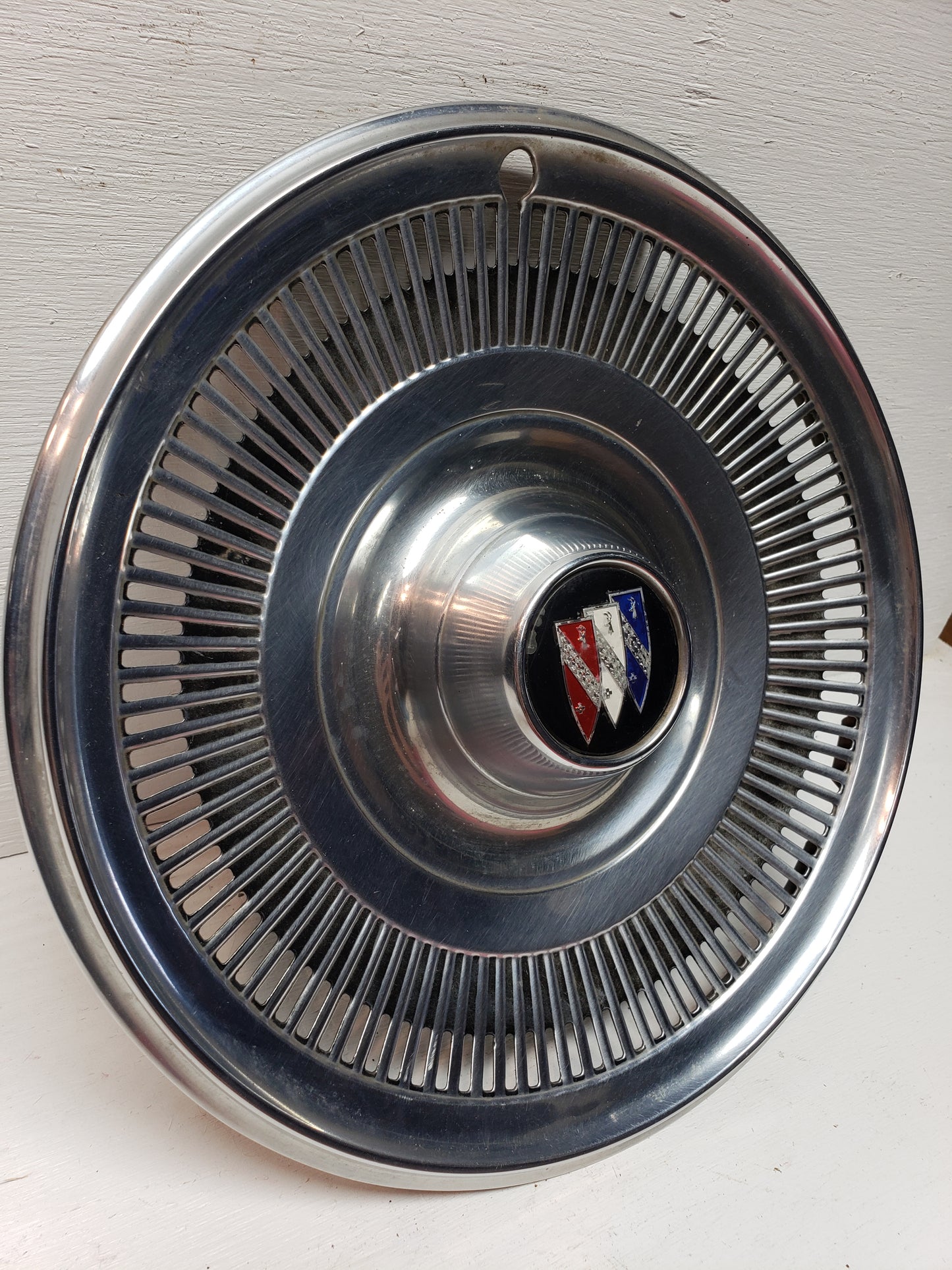 1970 Buick LeSabre Hubcap 15in