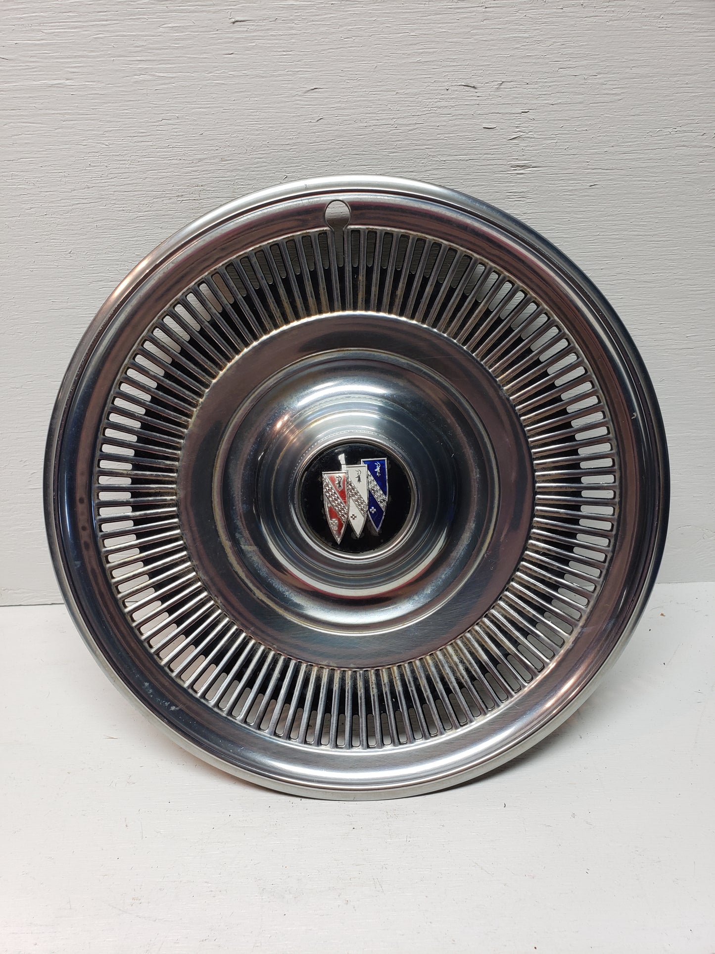 1970 Buick LeSabre Hubcap 15in