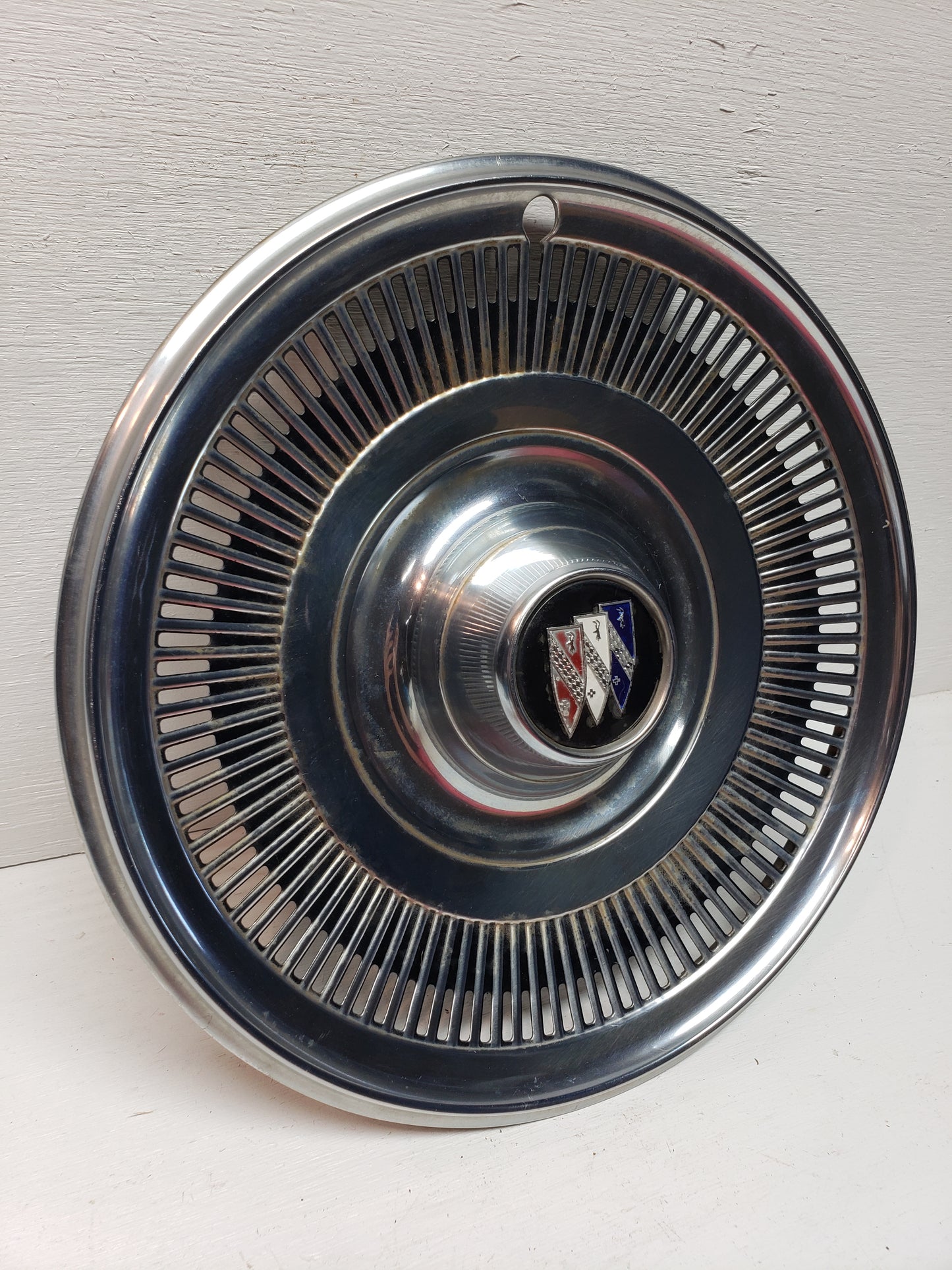 1970 Buick LeSabre Hubcap 15in