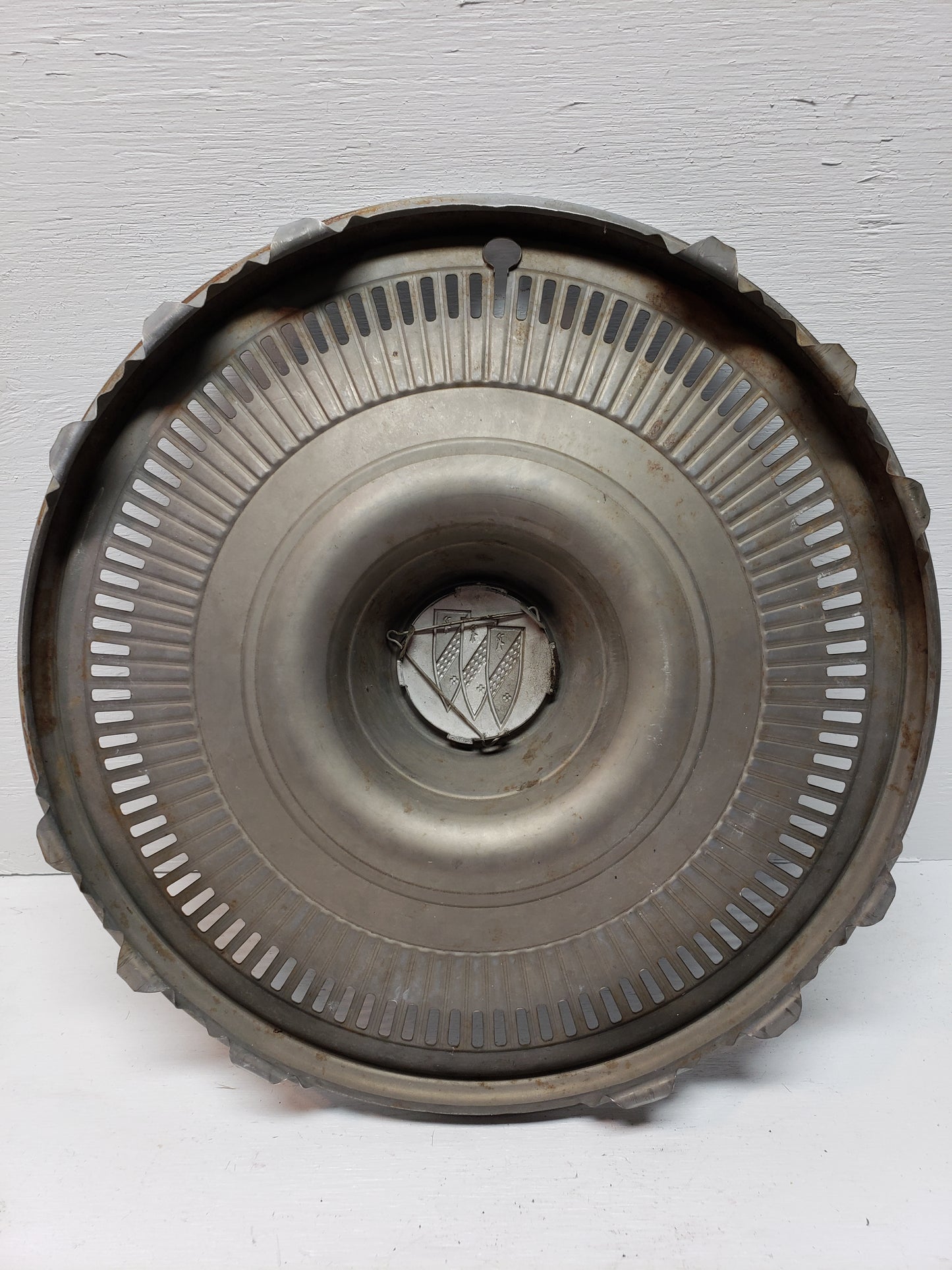 1970 Buick LeSabre Hubcap 15in