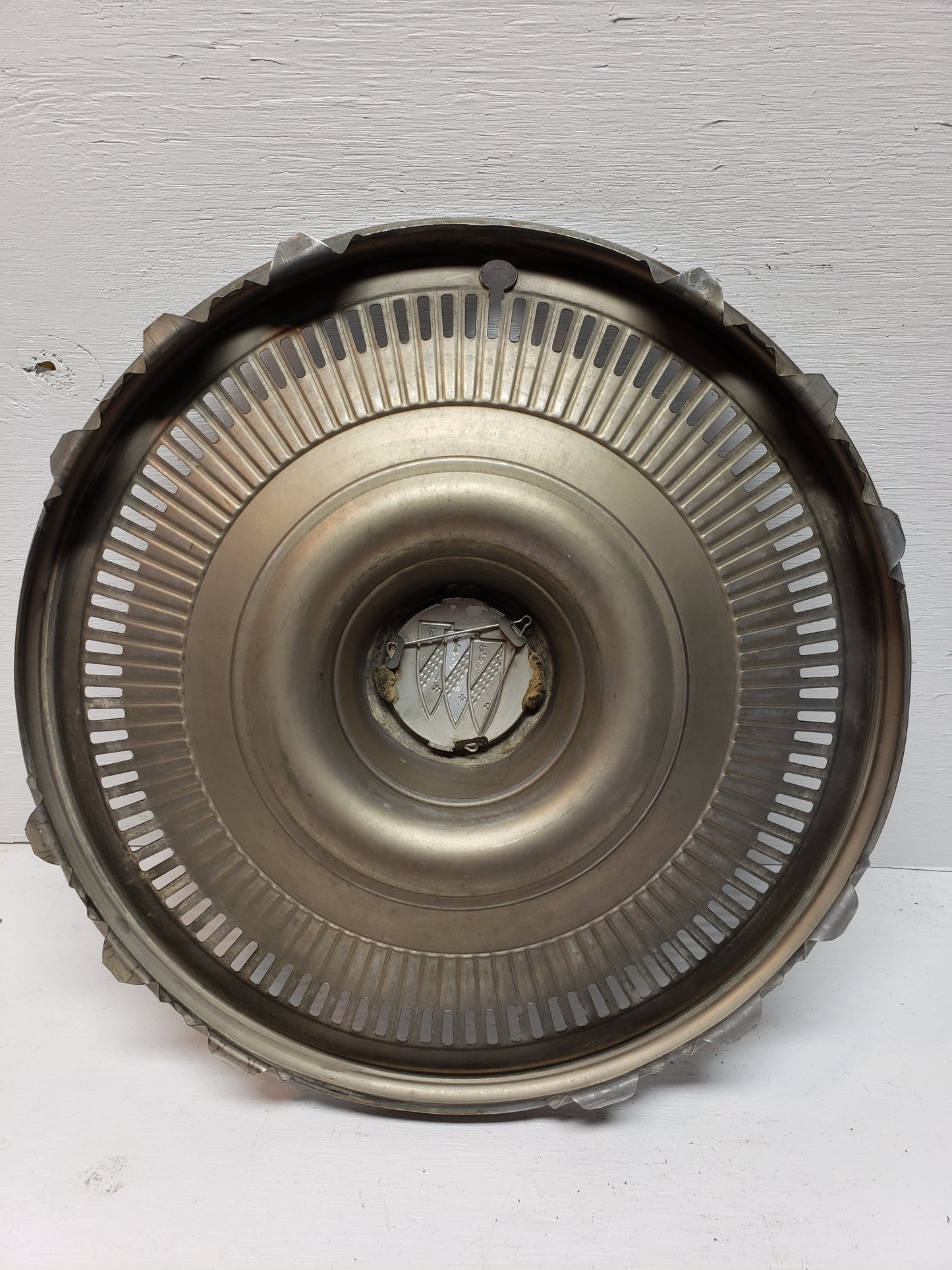 1970 Buick LeSabre Hubcap 15in