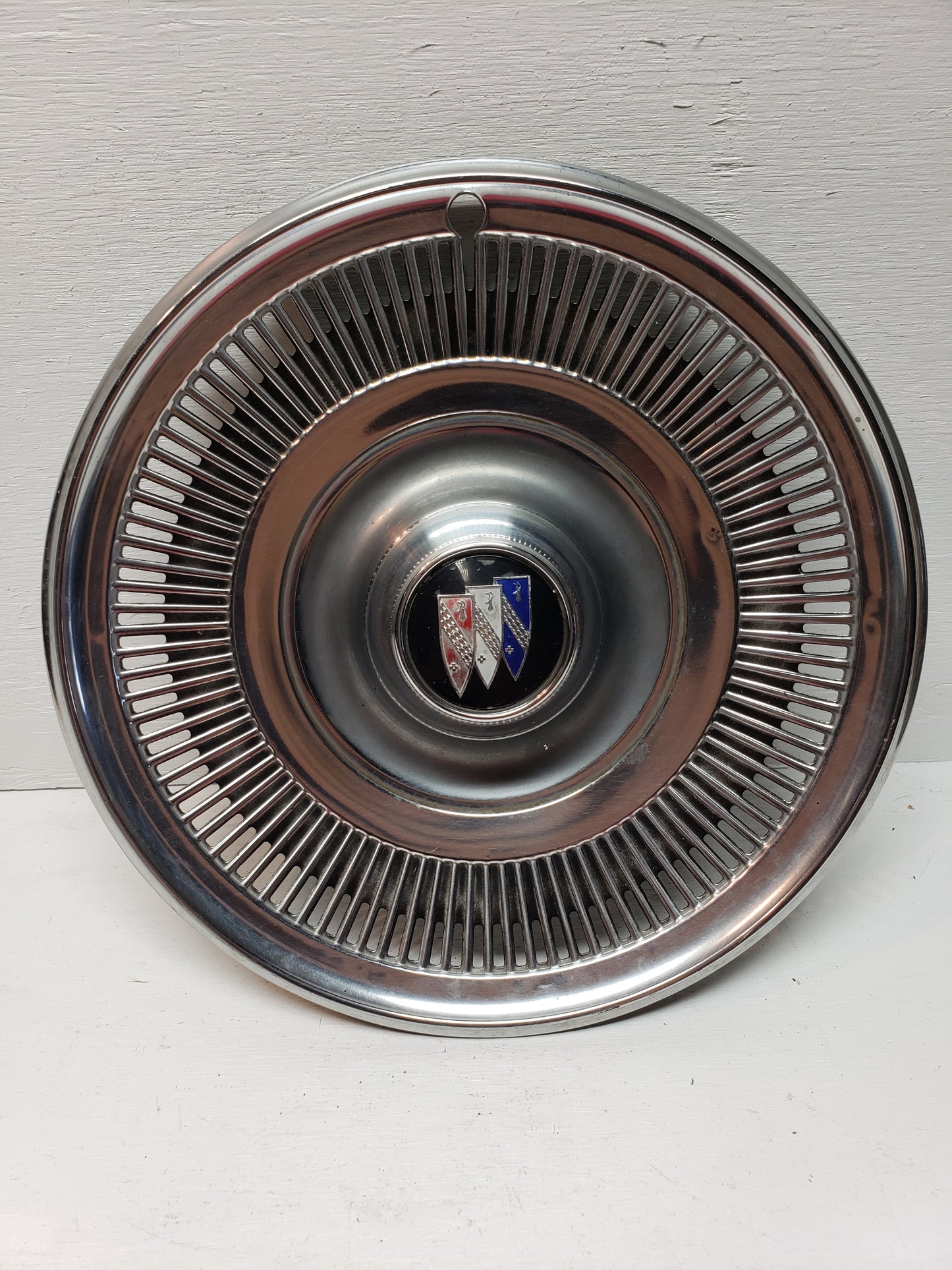 1970 Buick LeSabre Hubcap 15in