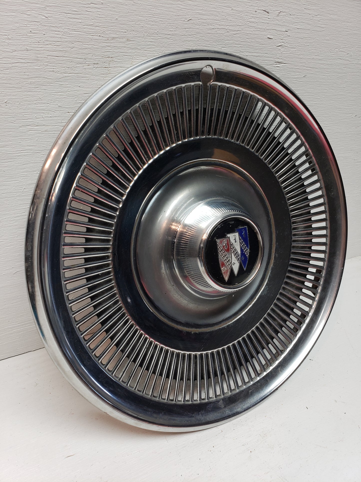 1970 Buick LeSabre Hubcap 15in