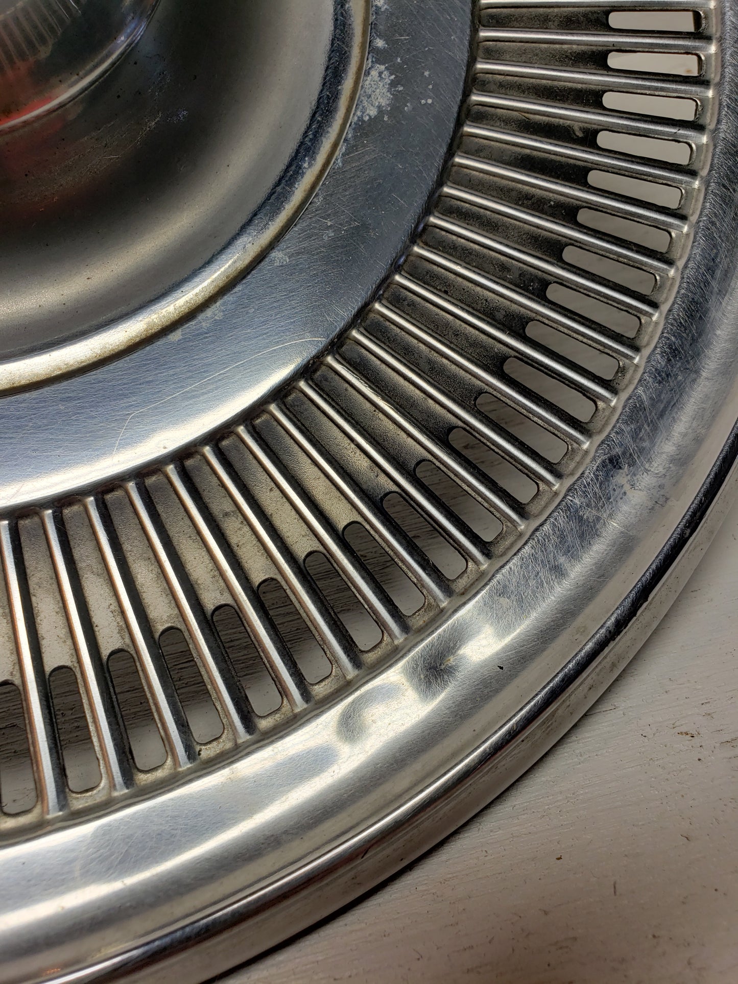 1970 Buick LeSabre Hubcap 15in