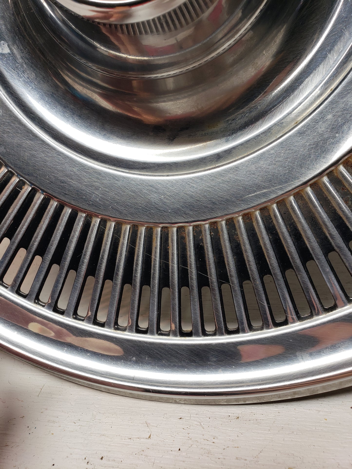 1970 Buick LeSabre Hubcap 15in