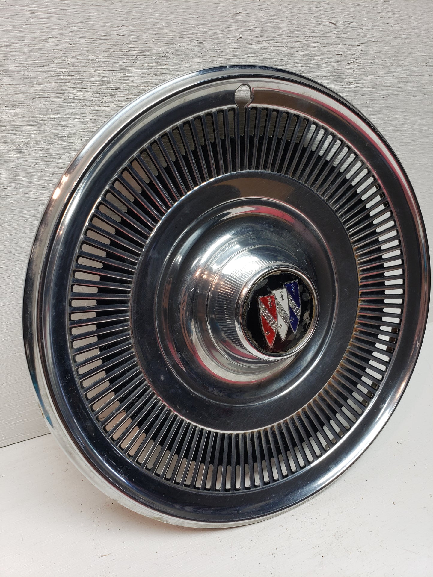 1970 Buick LeSabre Hubcap 15in