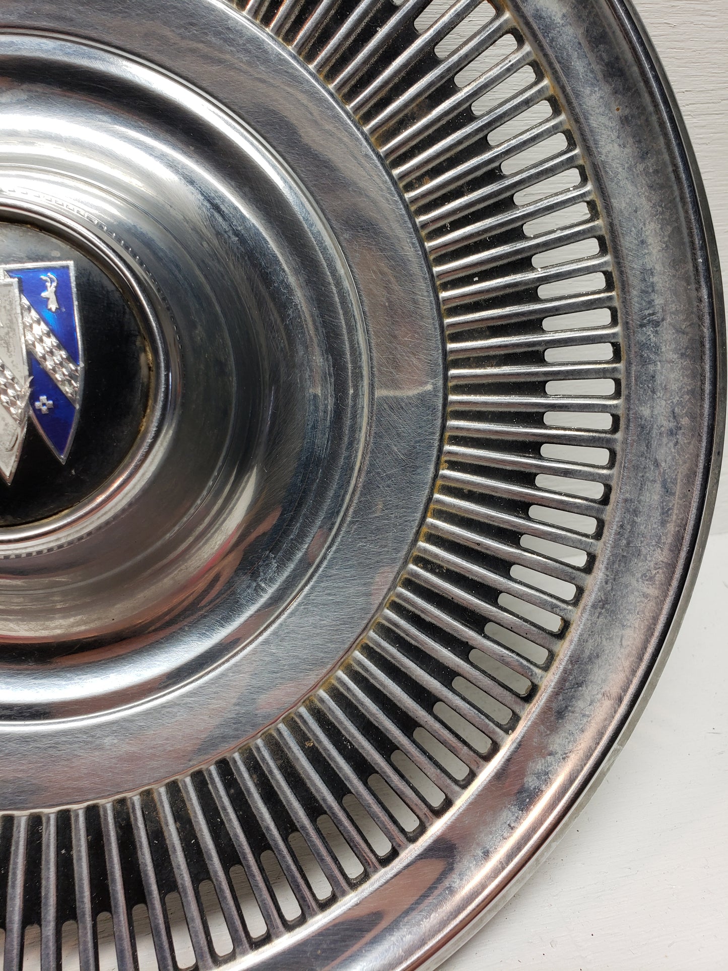 1970 Buick LeSabre Hubcap 15in