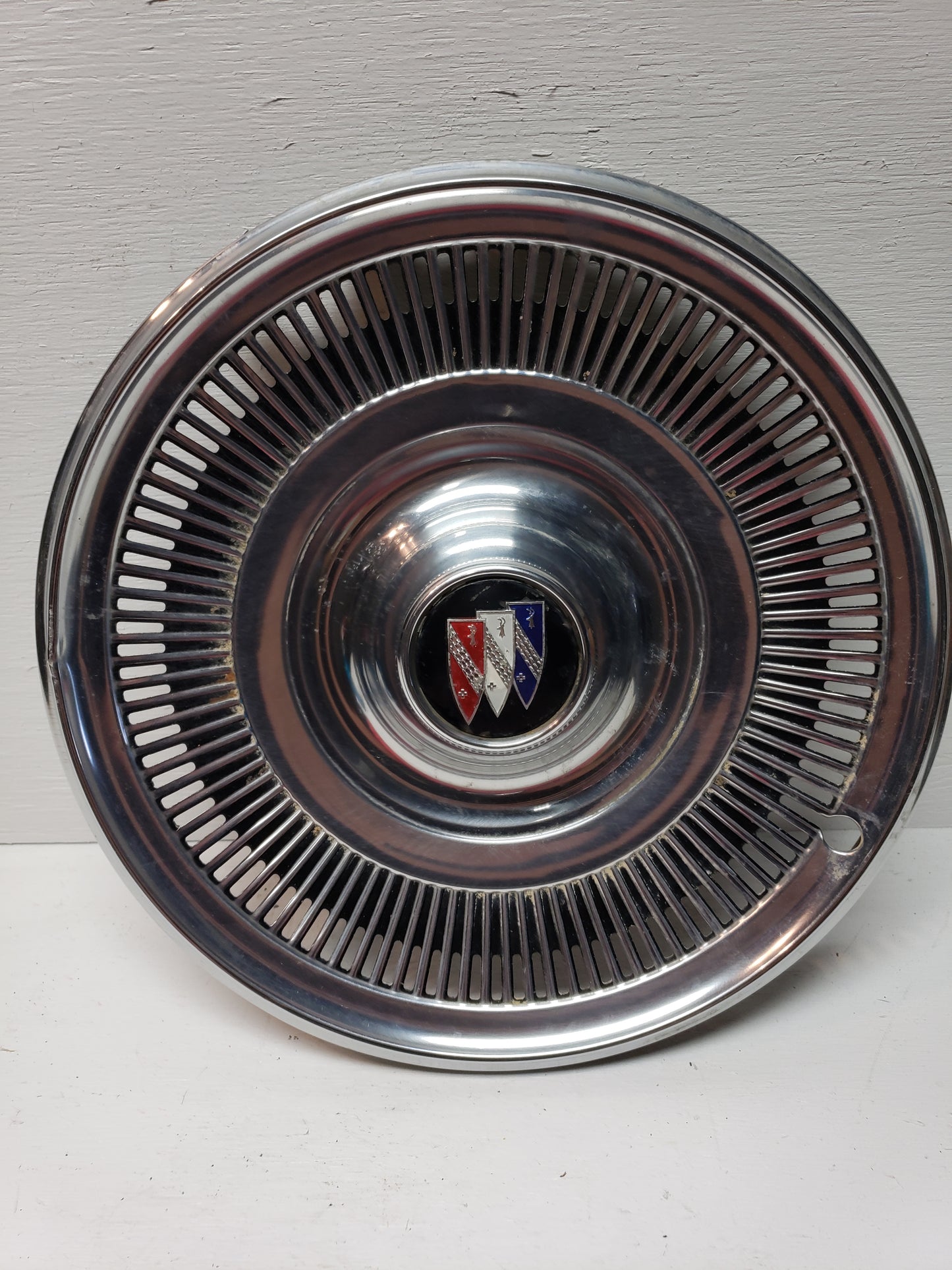 1970 Buick LeSabre Hubcap 15in