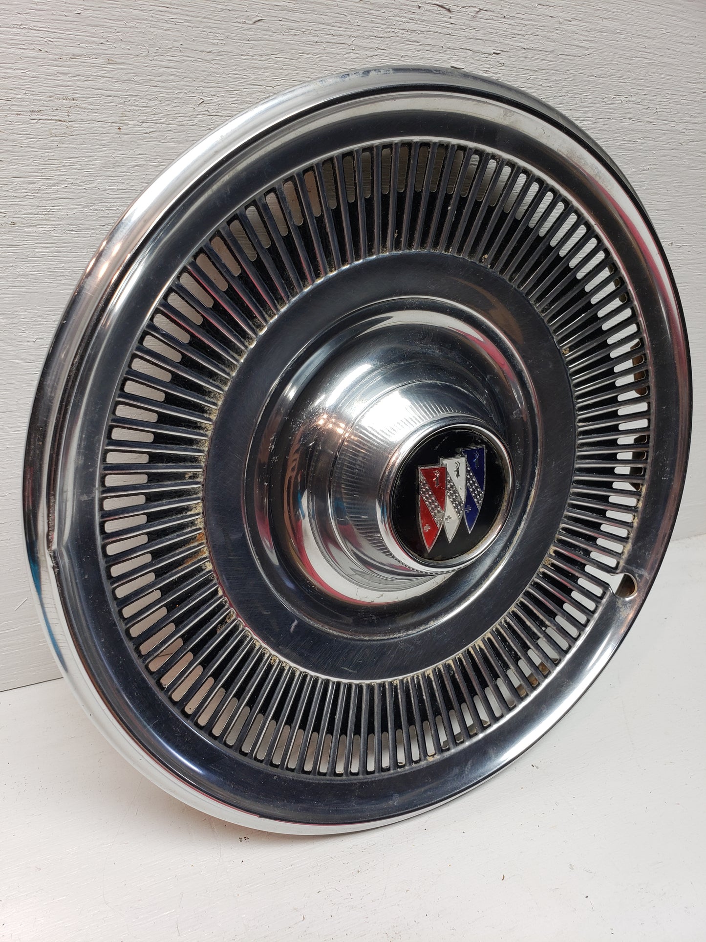 1970 Buick LeSabre Hubcap 15in