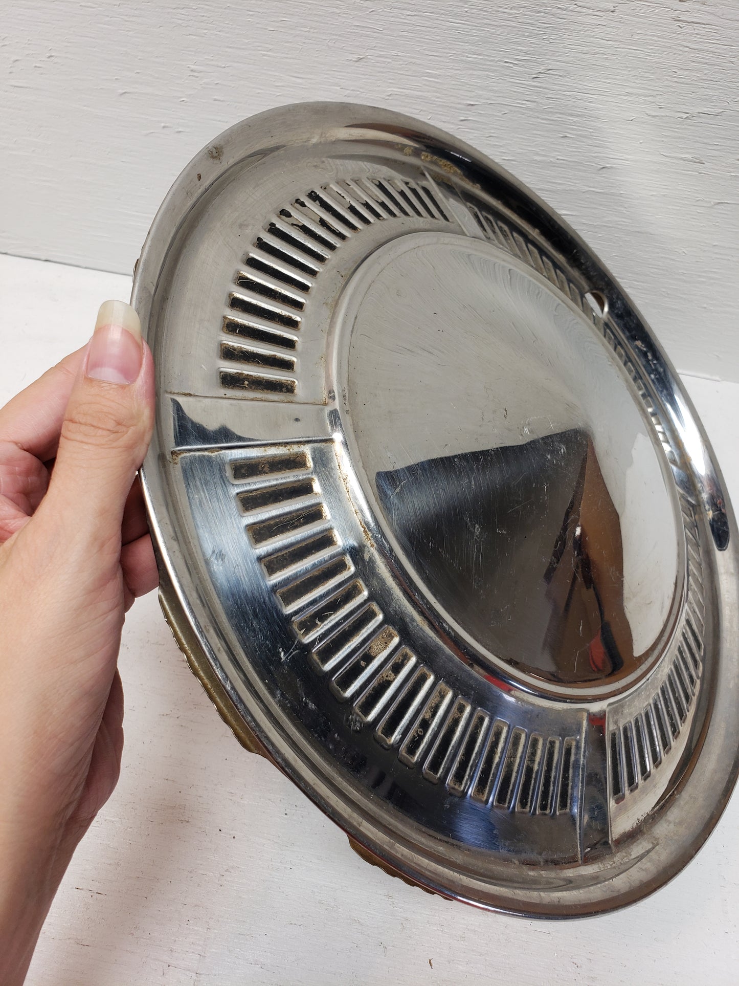 1960 Ford Falcon Hubcap 13in