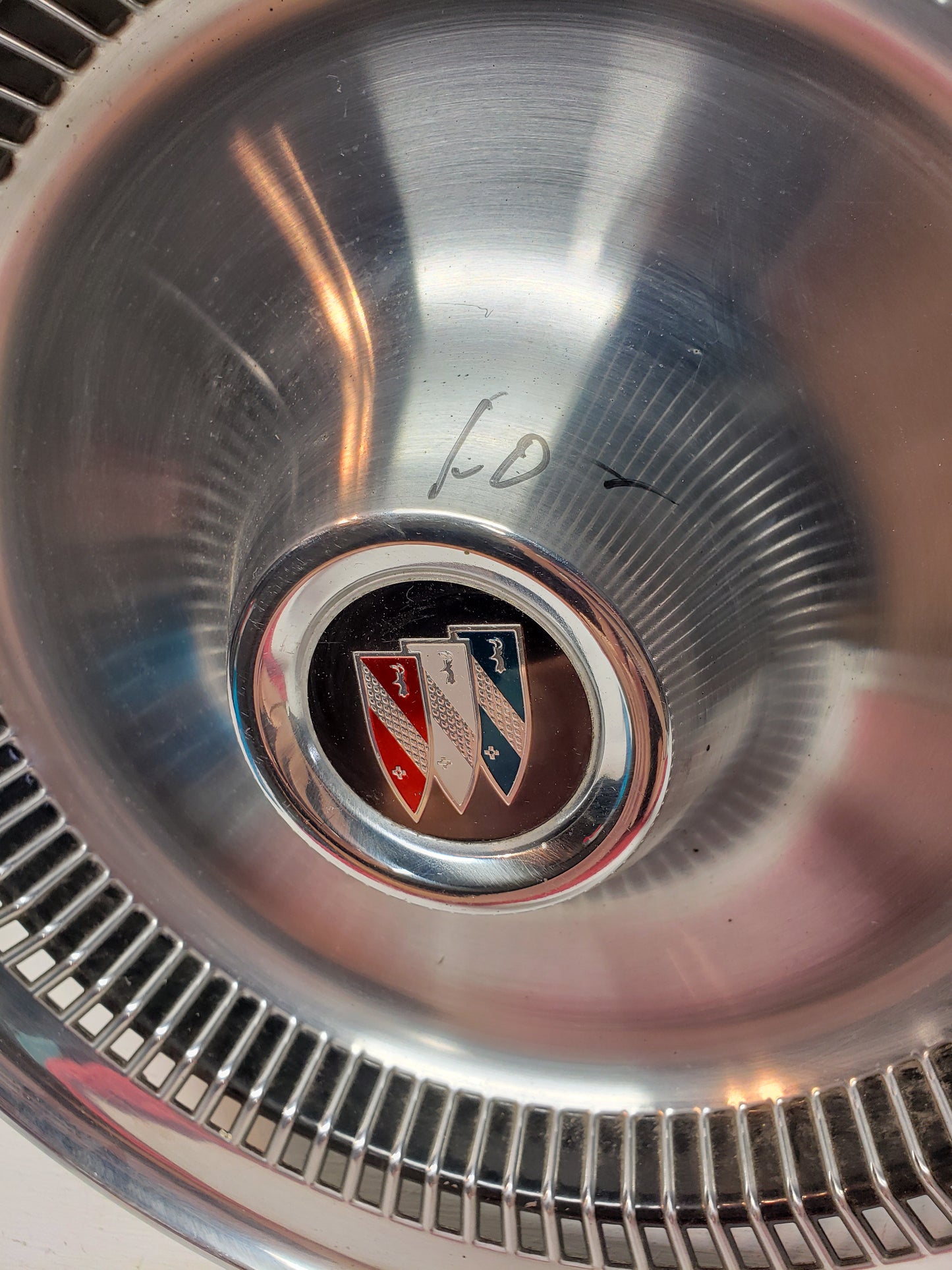 Buick Apollo/Skylark Hubcap 14in