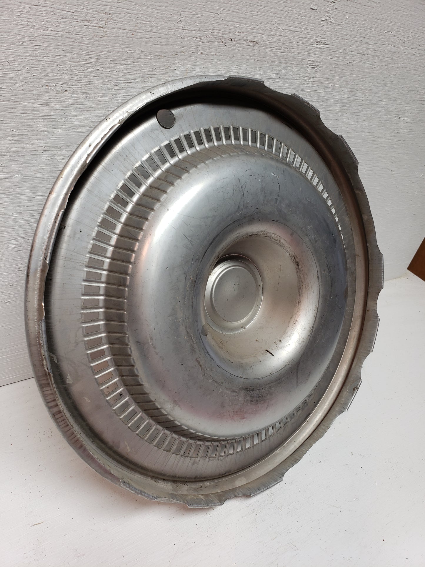 Buick Apollo/Skylark Hubcap 14in