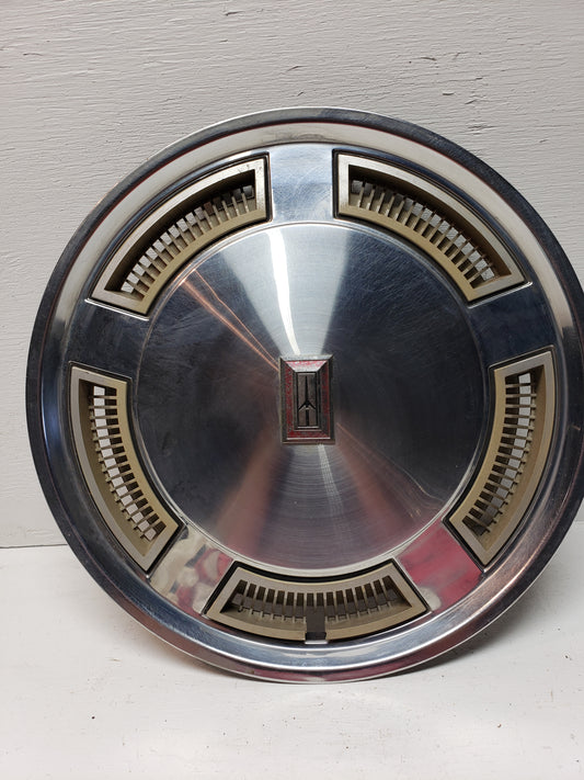 1981-88 Oldsmobile Hubcap 14in