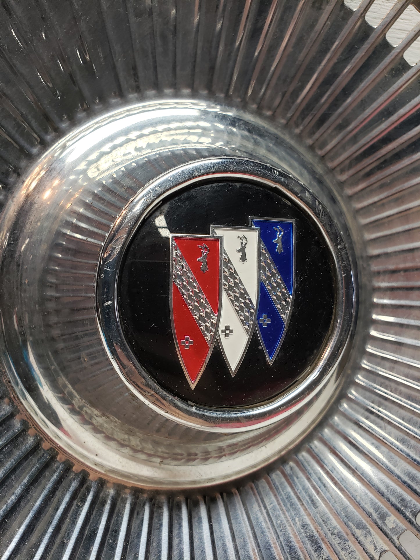 Buick Hubcap 14in