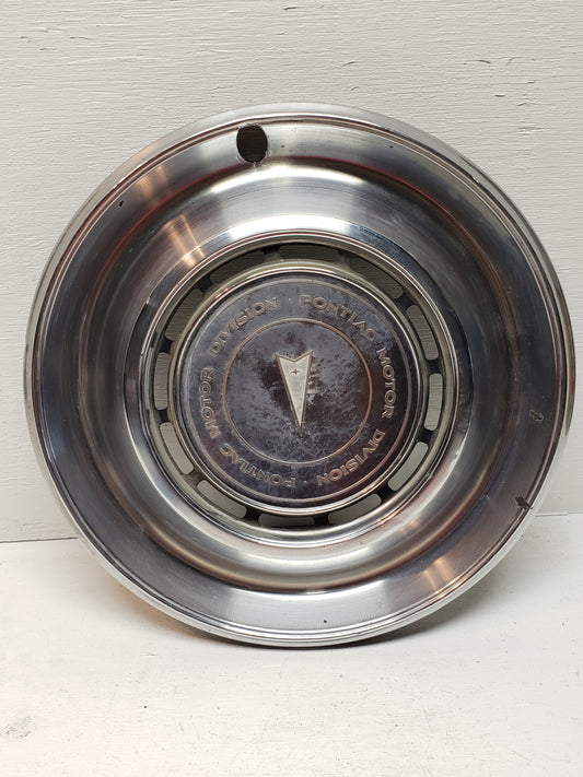 1975-76 Pontiac Firebird Hubcap 15in