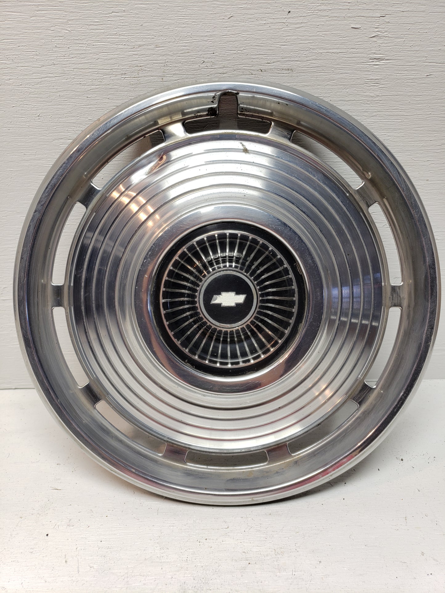 1966 Chevy Chevelle Hubcap 14in