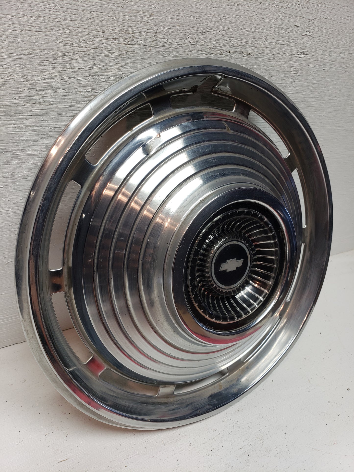 1966 Chevy Chevelle Hubcap 14in