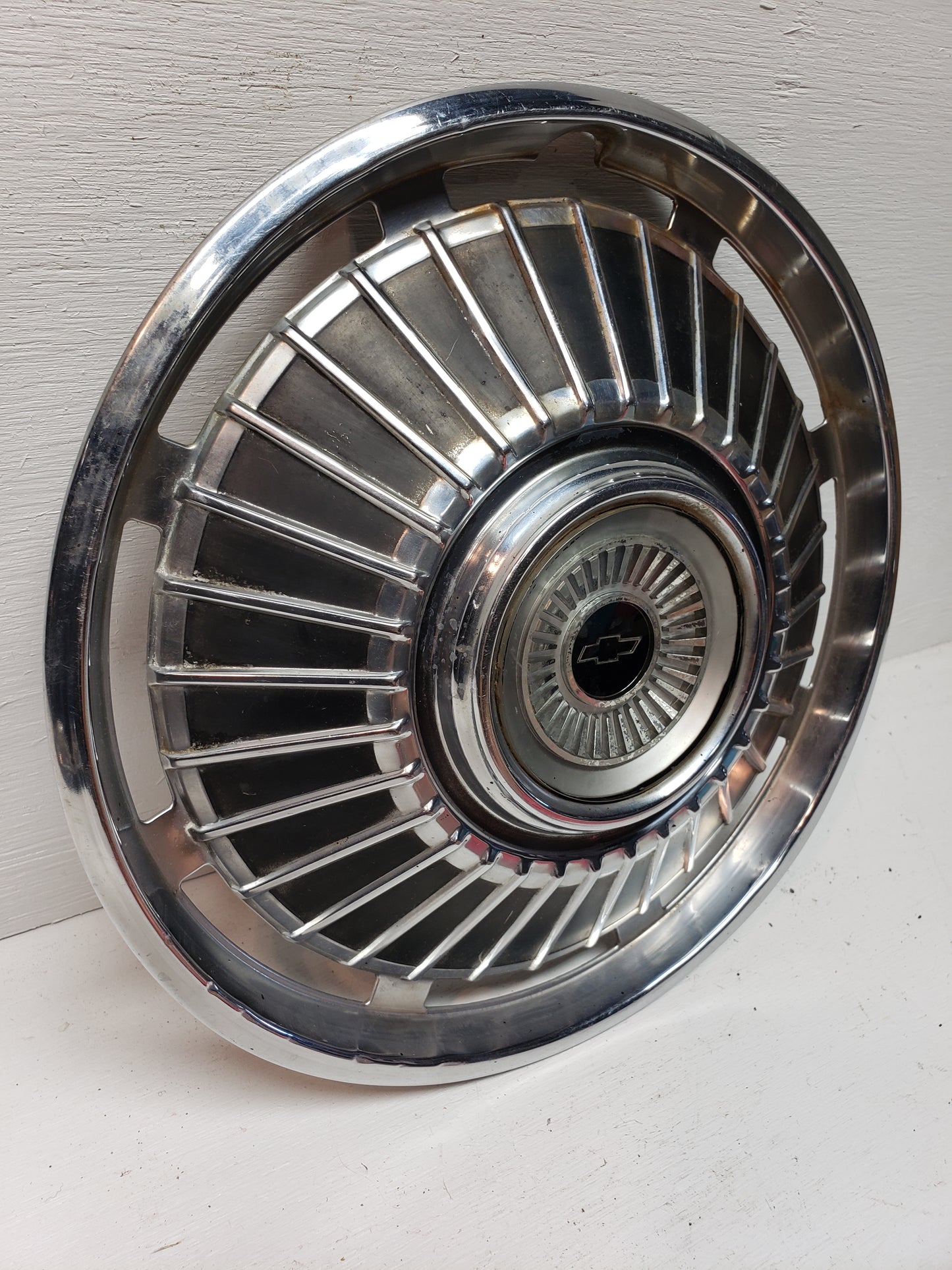 1964 Chevy Chevelle Hubcap 14in